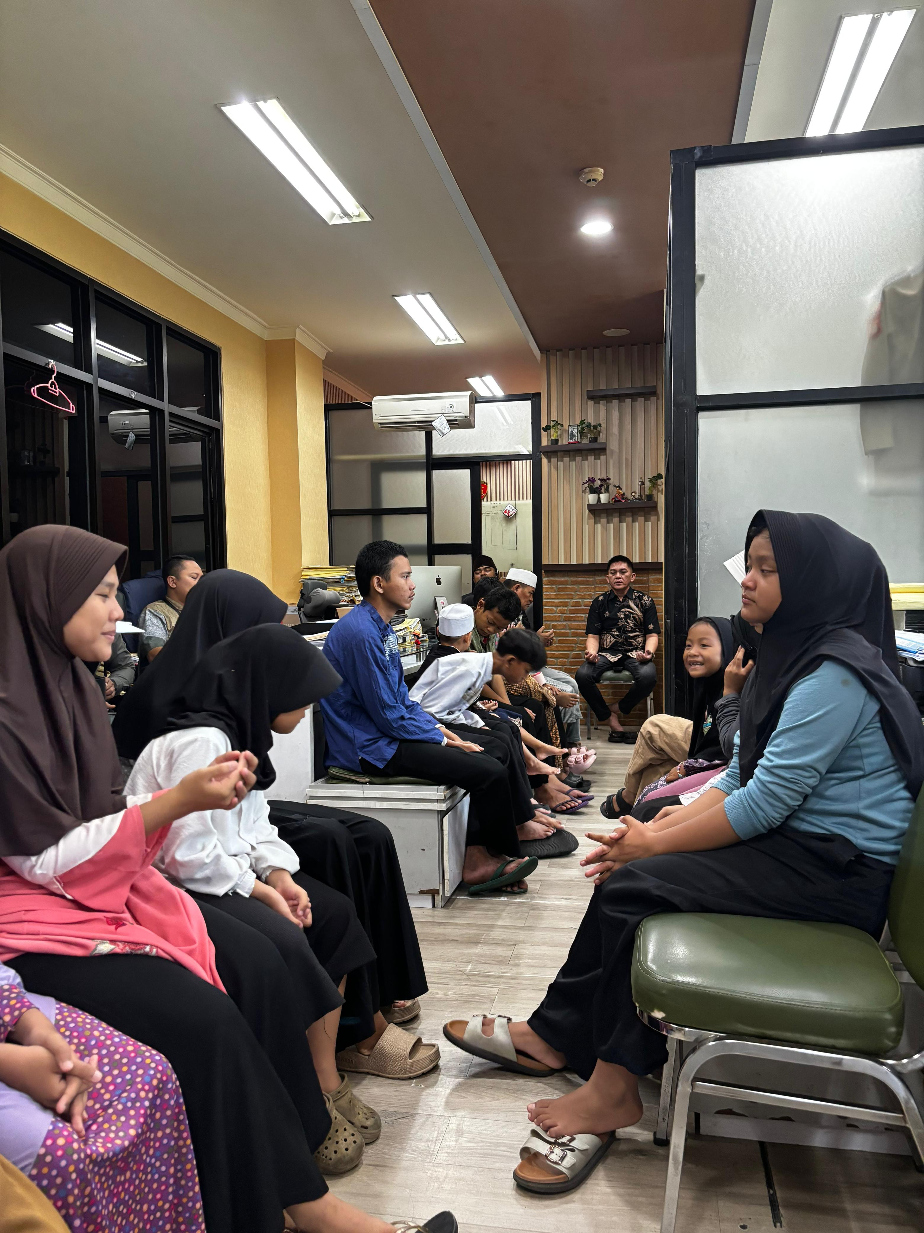 Satreskrim Polres Metro Jakpus Gelar Pengajian dan Santunan Anak Yatim