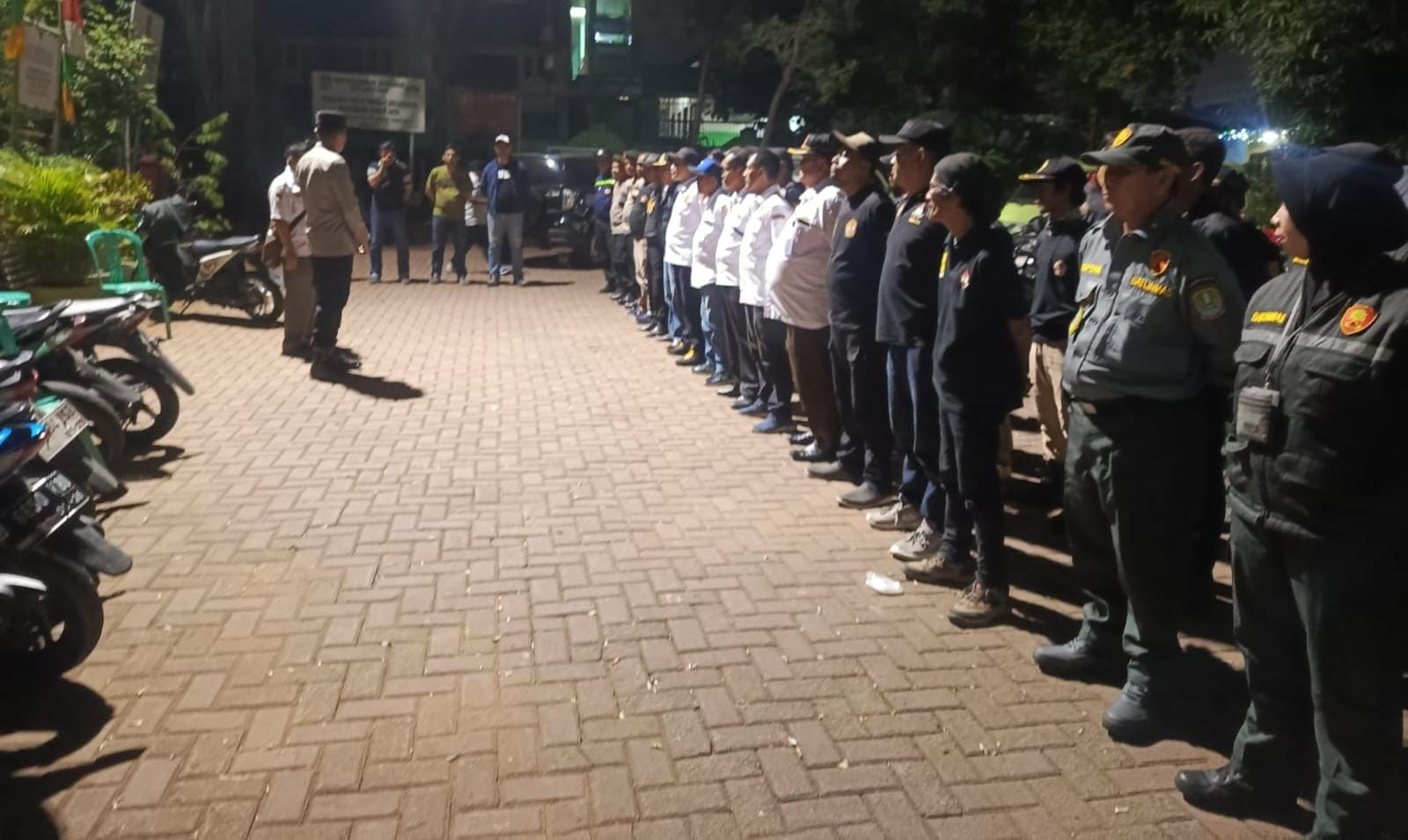 Apel Gabungan Polri, Pokdar Kamtibmas, dan Satlinmas Bekasi Timur Antisipasi Kejahatan Jalanan