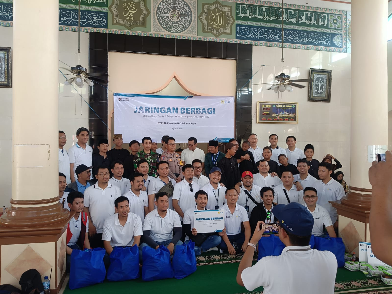 Bhabinkamtibmas Pulau Tidung Hadiri Kegiatan Santunan dari PLN UUD Jakarta untuk Anak Yatim