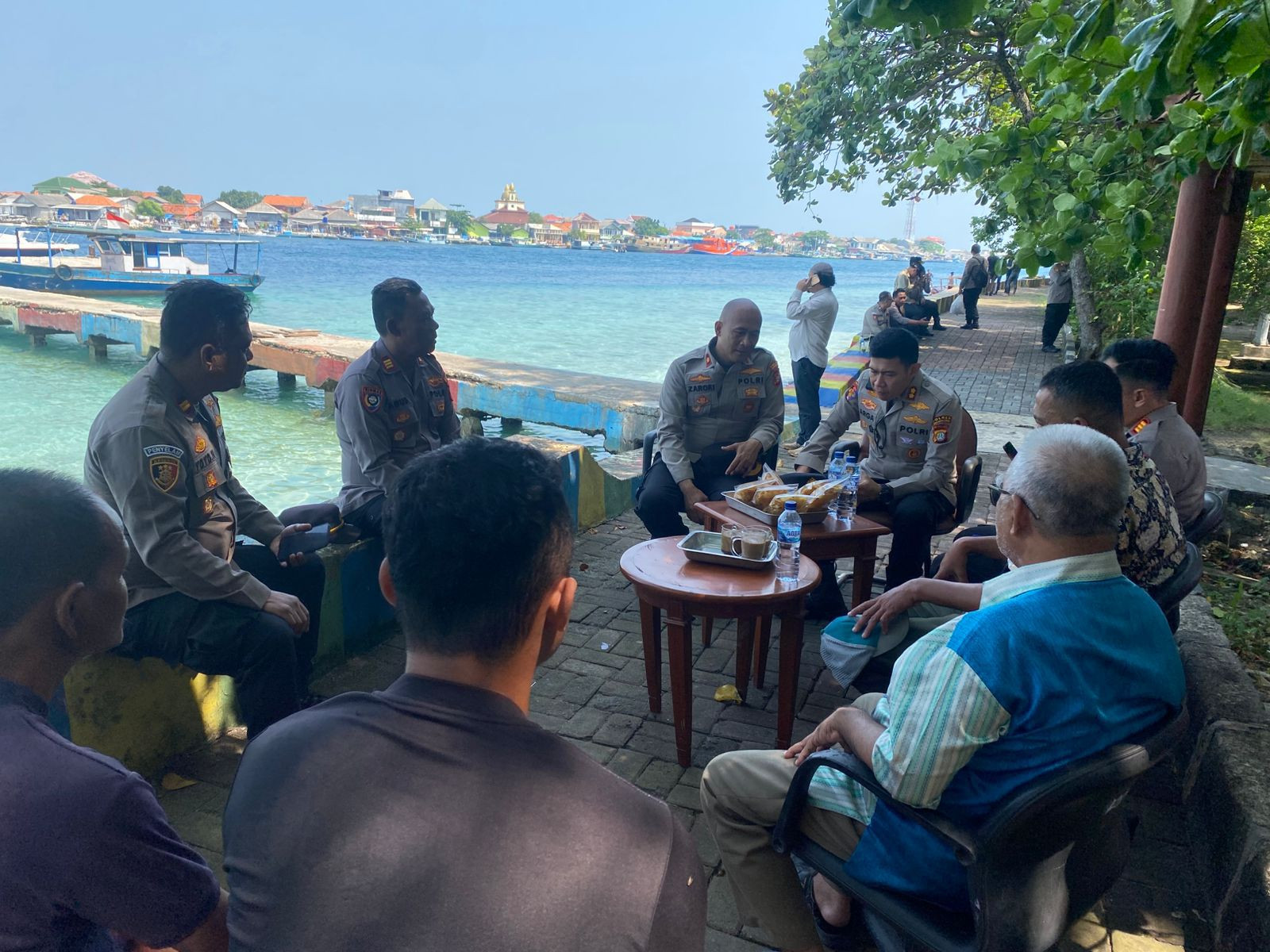 Kapolres Kepulauan Seribu Gelar Jumat Curhat di Pulau Kelapa, Serap Aspirasi dan Perkuat Kamtibmas