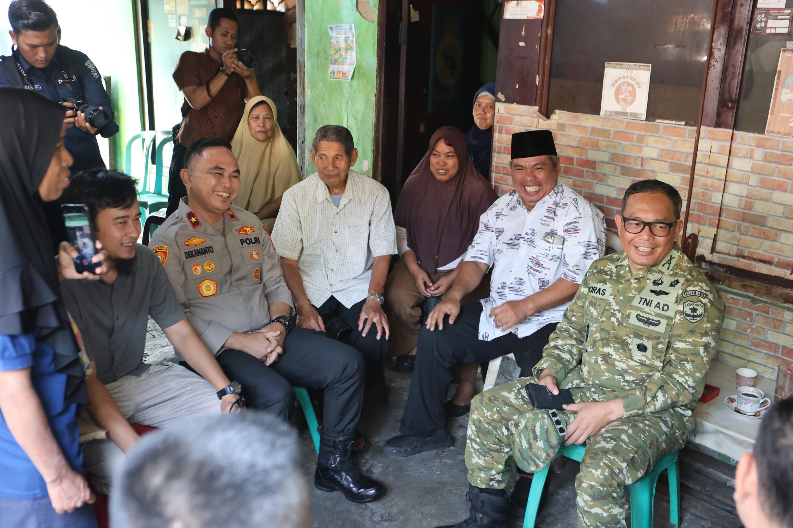 Wakapolda Metro Jaya dan Kasdam Jaya Gelar Jaga Jakarta On The Spot di Kebon Melati