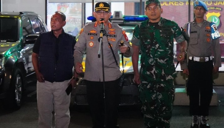Polres Metro Jakarta Utara Gelar Patroli Skala Besar Bersama TNI dan Ormas Antisipasi Massa Anarkis