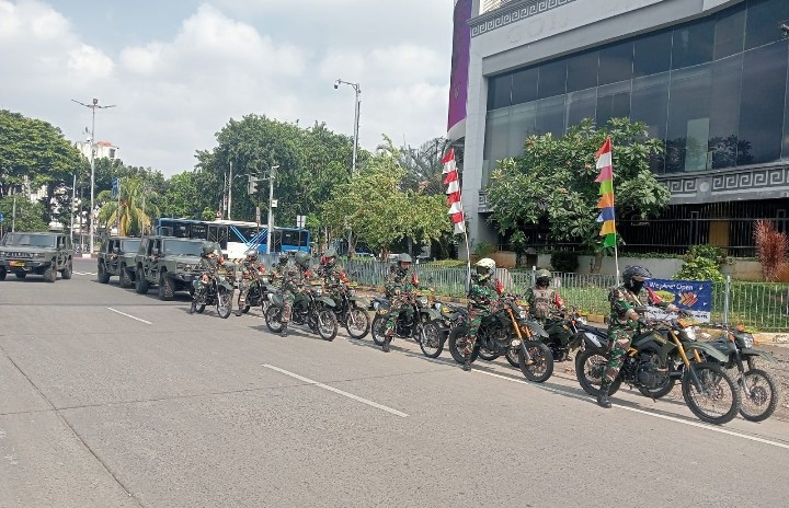 Bersama Saling Menjaga, TNI AD Gelar Patroli di Jantung Ibu Kota
