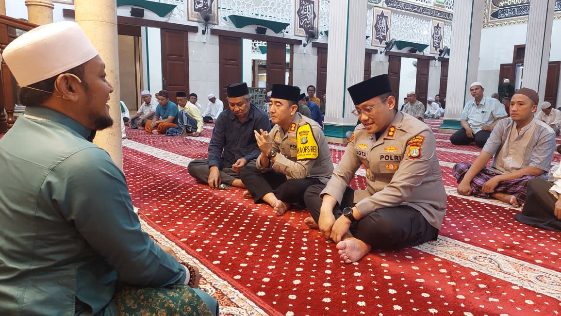 Pererat Silaturahmi dan Sinergi, Wakapolres Metro Jakarta Utara Kunjungi Masjid Keramat Luar Batang