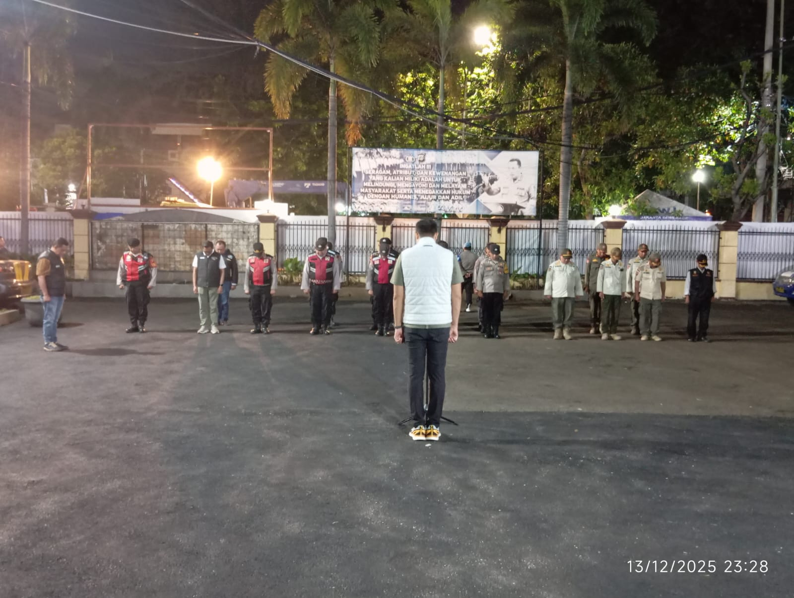 Jaga Jakarta, Jaga Lingkungan: Polsek Metro Penjaringan Gelar Apel KRYD Antisipasi Tawuran dan Kejahatan Jalanan