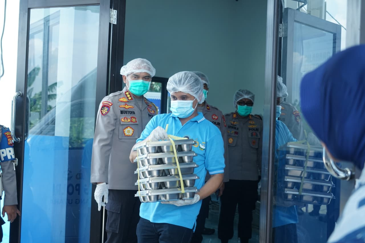 Kapolres Metro Bekasi Cek Kesiapan Operasional Dapur SPPG Cibatu, Pastikan Standar Kesehatan dan Keamanan Pangan