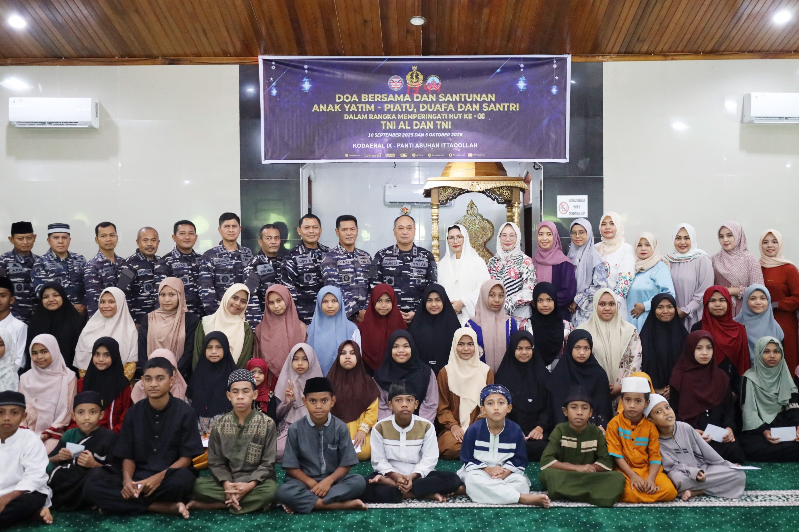Jelang HUT Ke-80 TNI Angkatan Laut, Dankodaeral IX Ambon Gelar Doa Bersama dan Berbagi Untuk Anak Yatim Piatu