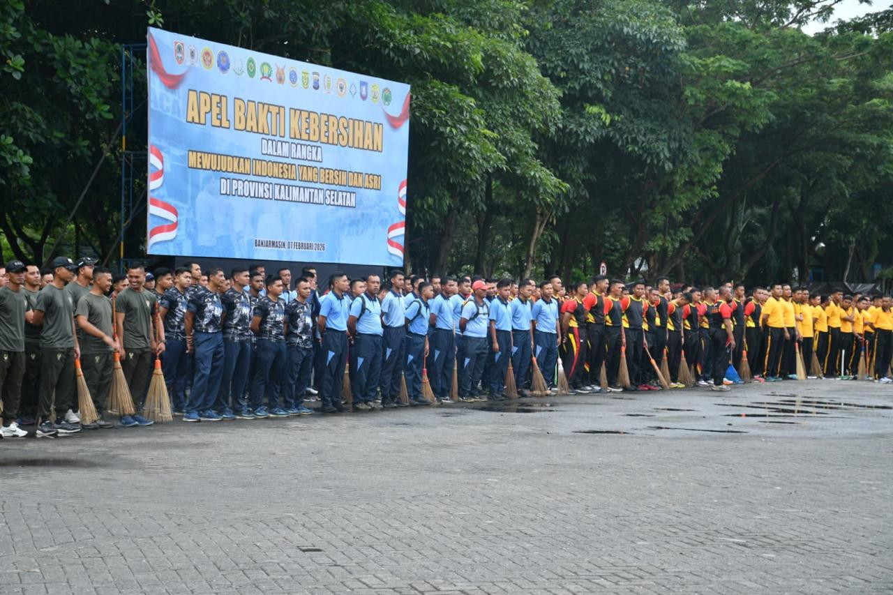 Lanal Banjarmasin Bersama TNI, POLRI dan Pemda Kalimantan Selatan Laksanakan Bakti Kebersihan