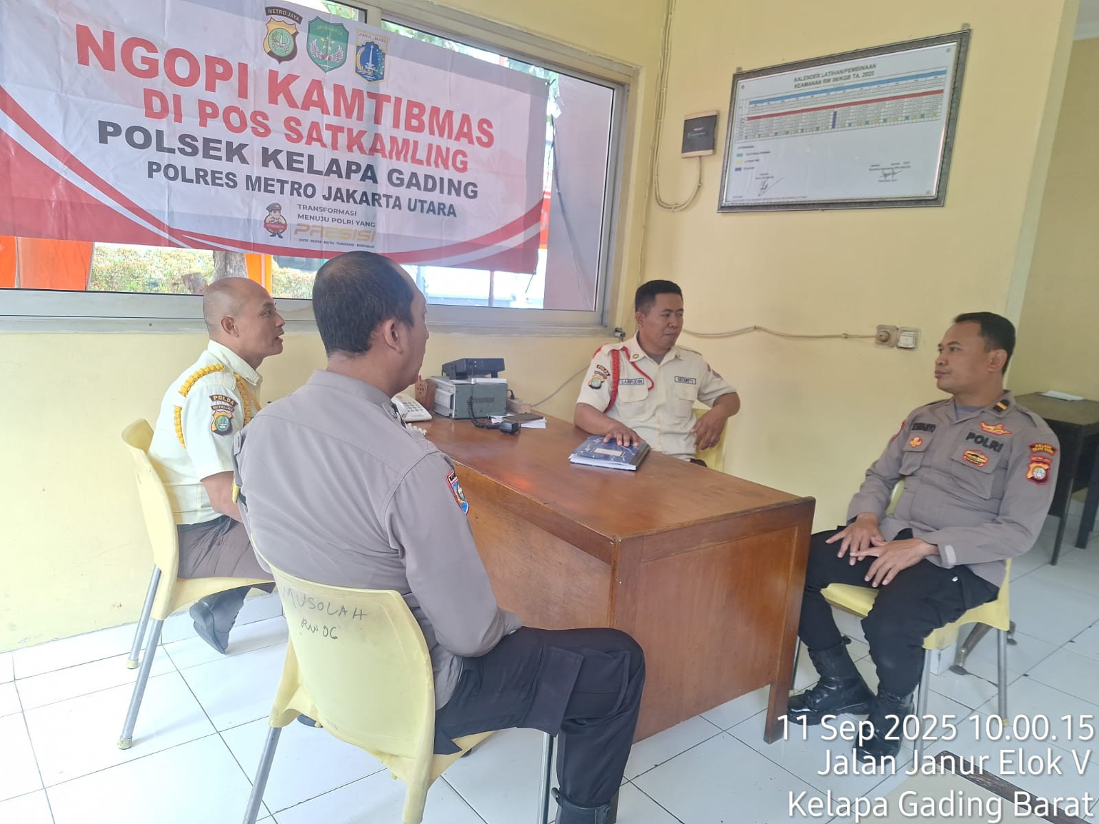 Ngopi Kamtibmas di Kelapa Gading Barat, Polsek Kelapa Gading Dorong RW 06 Jadi Percontohan Siskamling Jaga Jakarta dan Jaga Lingkungan