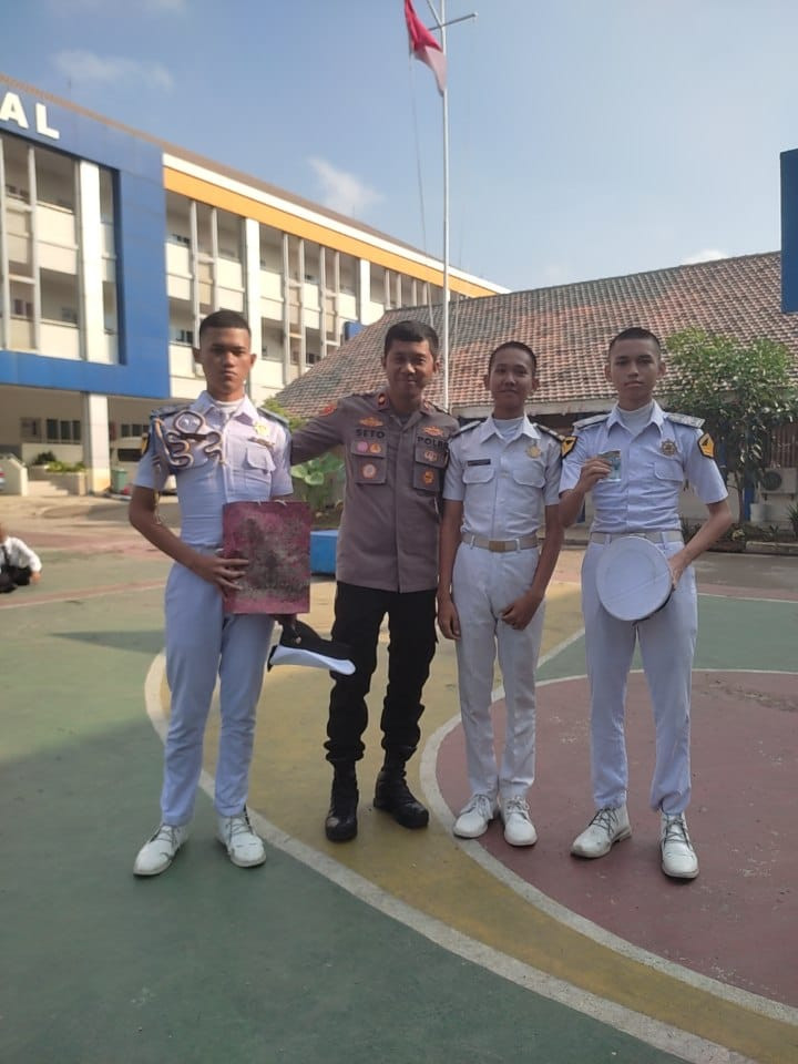 Police Go To School, Polsek Kelapa Gading Ajak Siswa SMK Pelayaran Jadi “Polisi bagi Diri Sendiri”