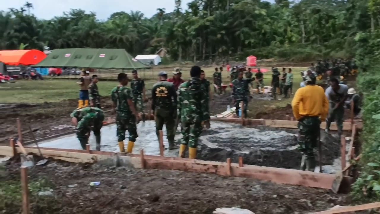 TNI AD dan Pemda Percepat Pembangunan Huntara Pascabencana di Palembayan