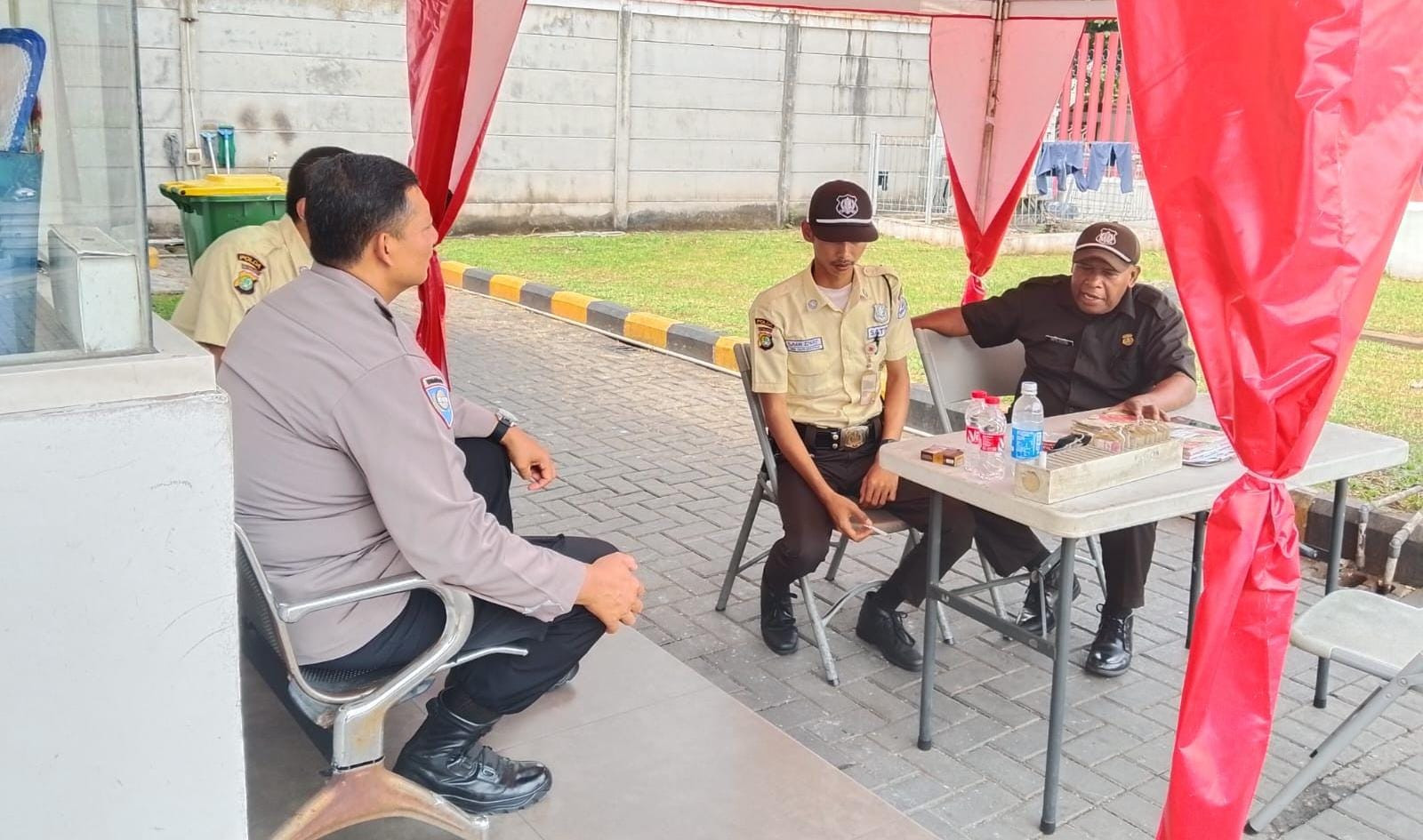 Bhabinkamtibmas Sambangi PT Gudang Garam Mustikasari, Perkuat Sinergi dengan Satpam