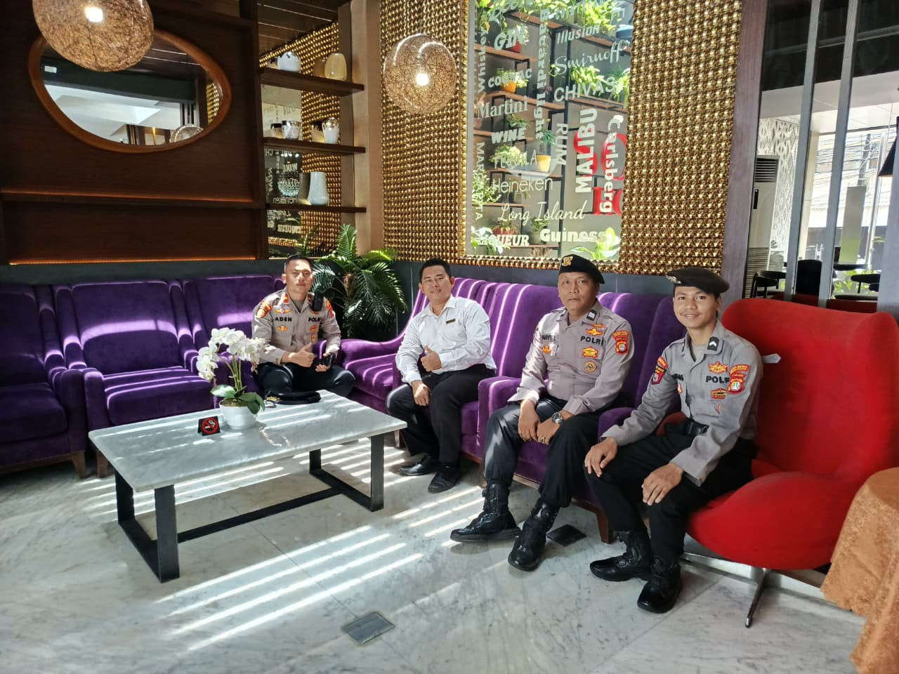 Satuan Pam Obvit Polres Metro Jaksel Tingkatkan Pengamanan di Sentra Ekonomi dan Perkantoran