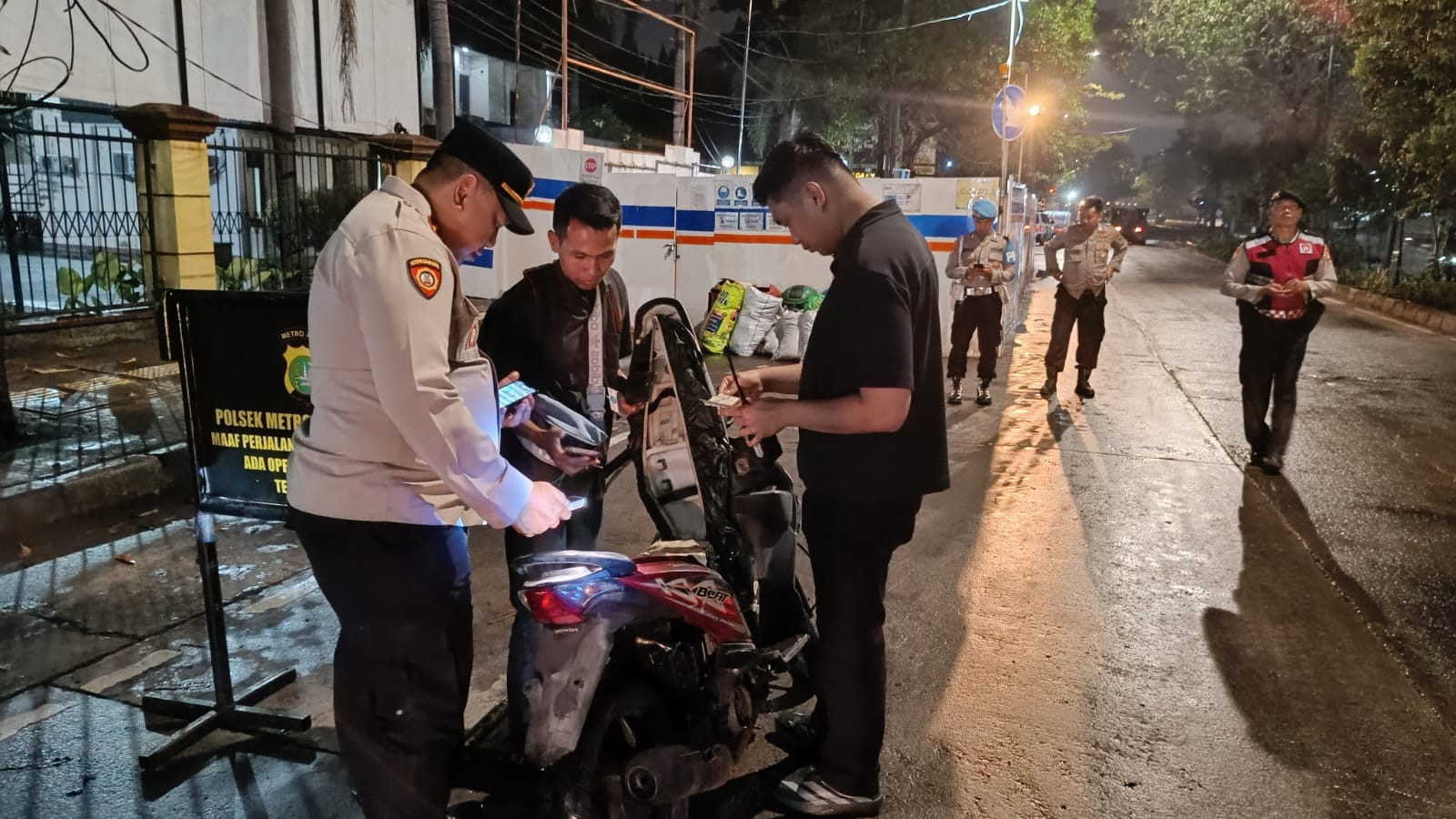 Jaga Jakarta, Jaga Lingkungan: Polsek Metro Penjaringan Intensifkan KRYD Cegah Tawuran dan Kejahatan Jalanan