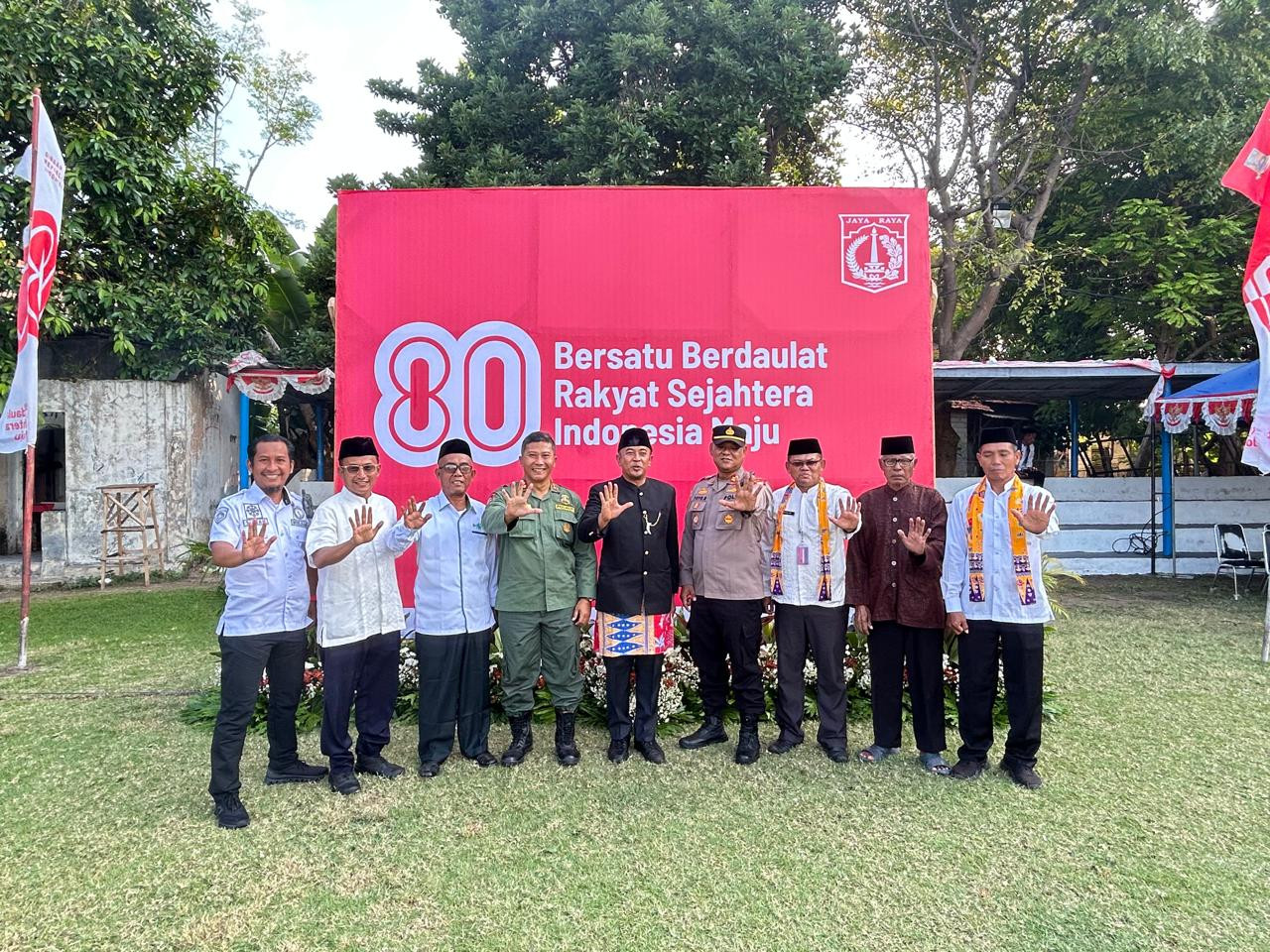 Kapolsek Kepulauan Seribu Utara Hadiri Upacara HUT RI ke-80 Tingkat Kecamatan di Pulau Kelapa