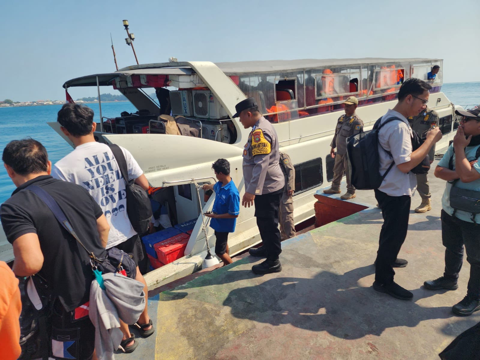 Jakarta On The Spot, Polres Kepulauan Seribu Kedepankan Pelayanan Humanis dan Sosialisasi Layanan Polisi 110 di Dermaga