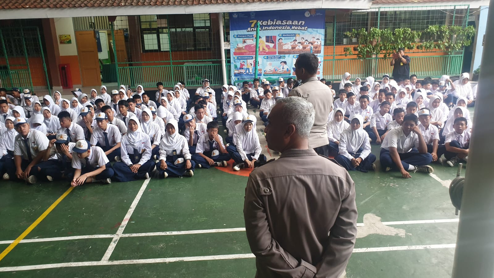 Kapolsek Koja Ajak Pelajar SMPN 279 Jaga Persatuan dan Cegah Tawuran