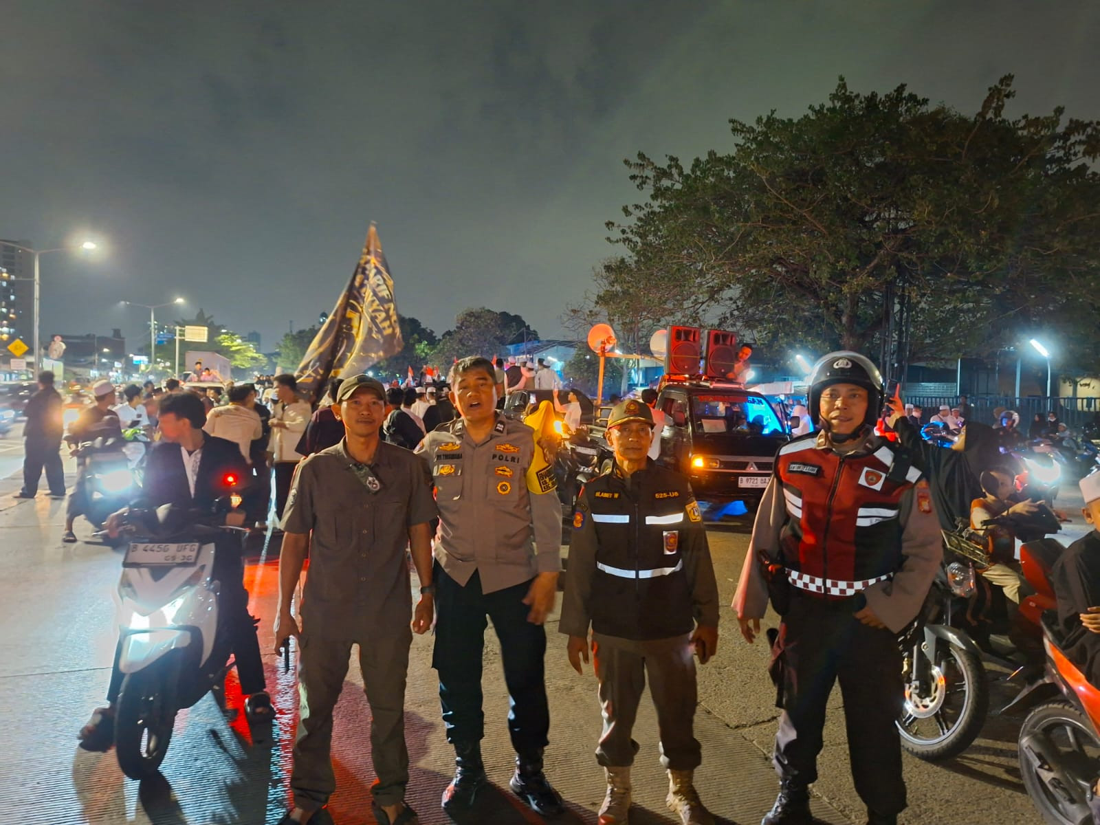 Polisi Kawal Ribuan Warga Meriahkan Pawai Obor Sambut 1 Muharram 1448 H di Kelapa Gading, Berlangsung Aman dan Kondusif