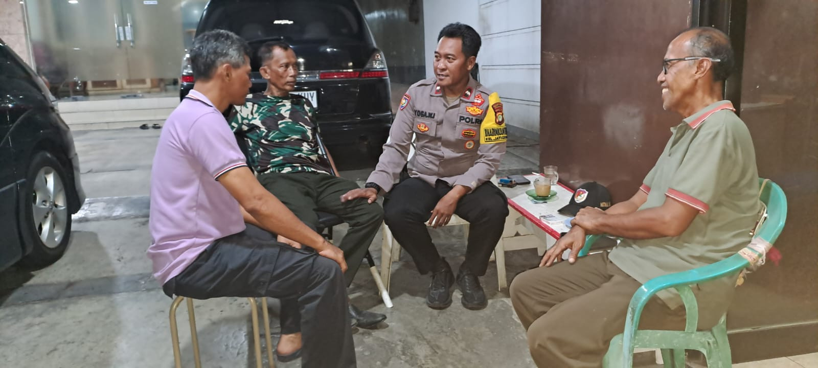 Polsek Pondok Gede Libatkan Warga, Gelar Patroli Dini Hari di Jaticempaka Antisipasi Kejahatan Jalanan