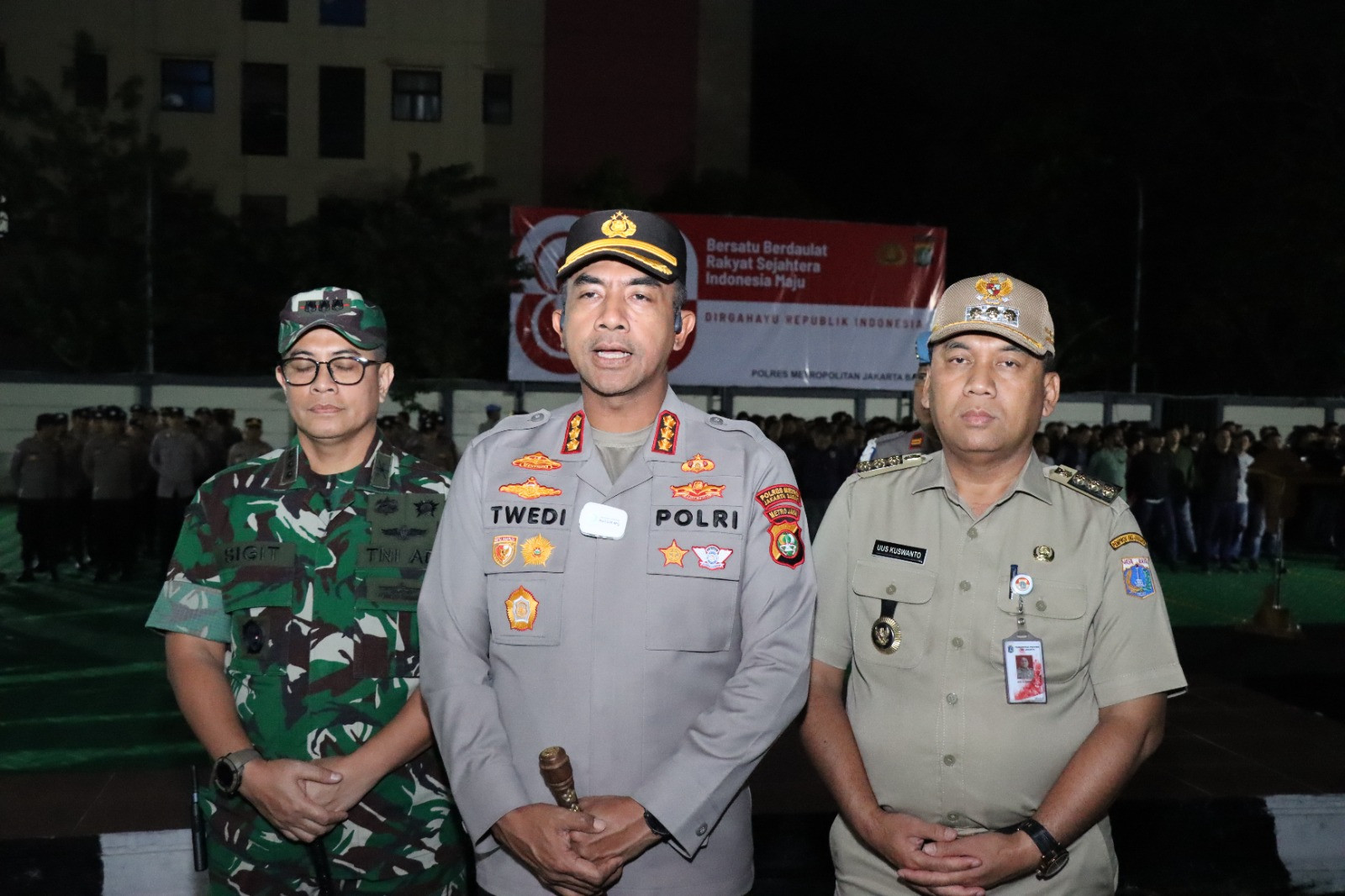 Patroli Skala Besar, Polres Jakbar Bersama 3 Pilar Hadirkan Rasa Aman di Tengah Masyarakat