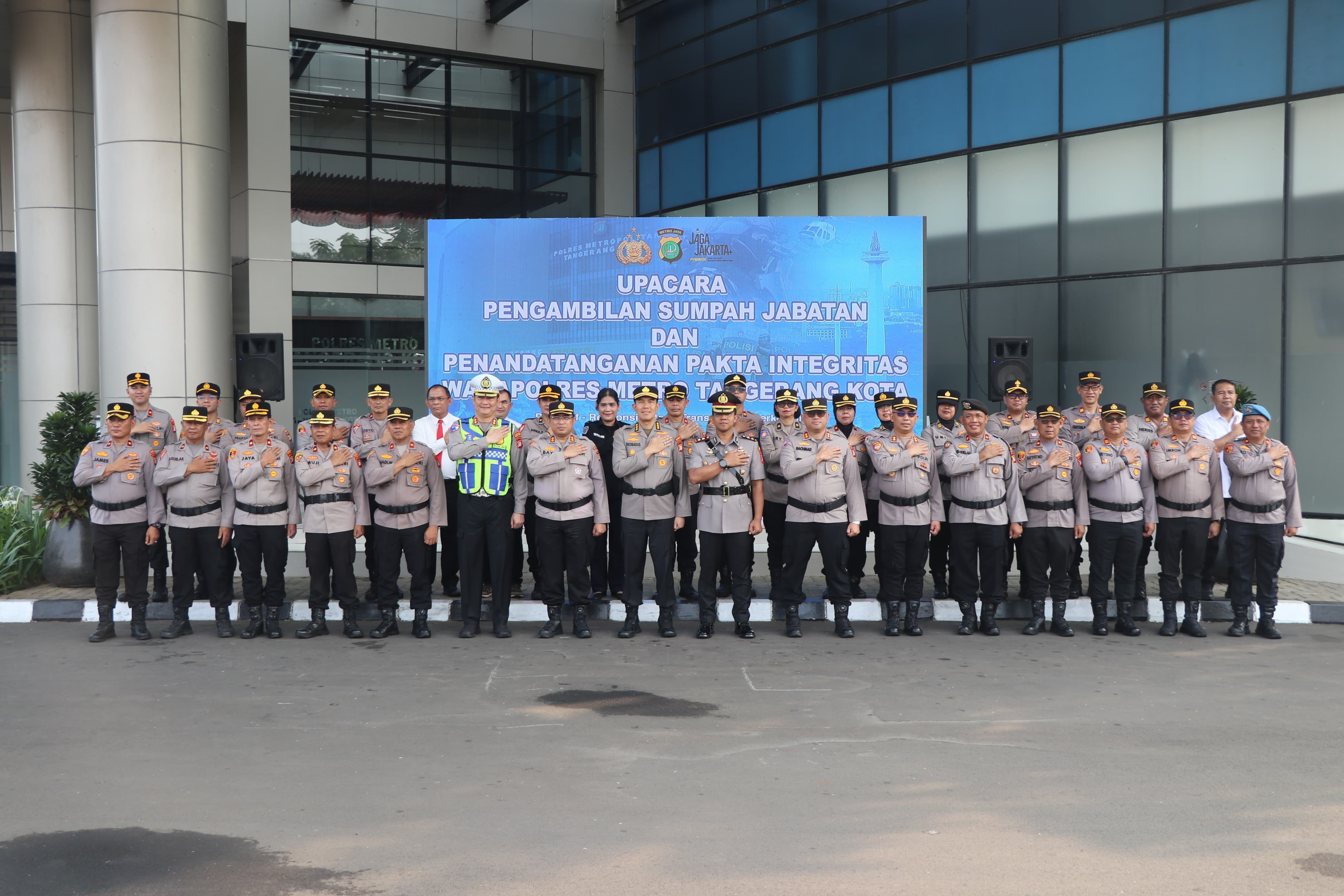 Wakapolres Metro Tangerang Kota Resmi Diambil Sumpah Jabatan, Teguhkan Komitmen Integritas dan Pelayanan kepada Masyarakat