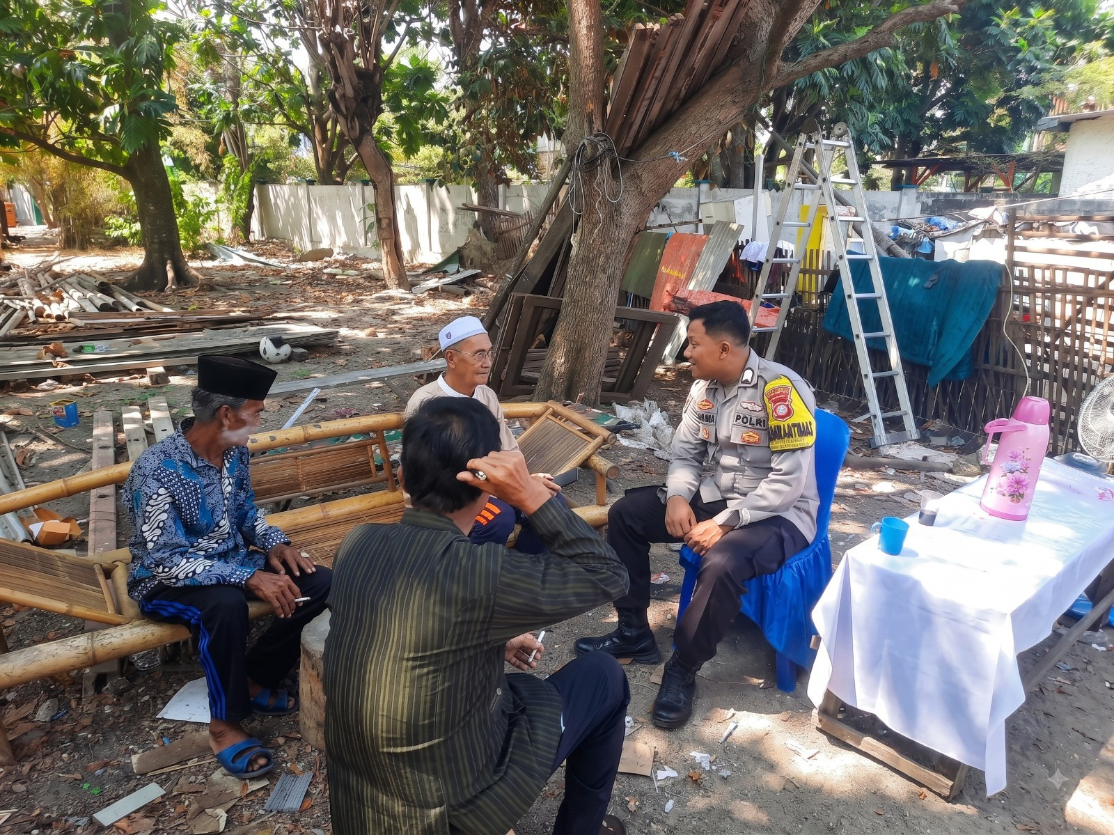 Jakarta On The Spot di Pulau Lancang, Bhabinkamtibmas Imbau Warga Waspadai Hoaks Rencana Demonstrasi dan Potensi Kerusuhan