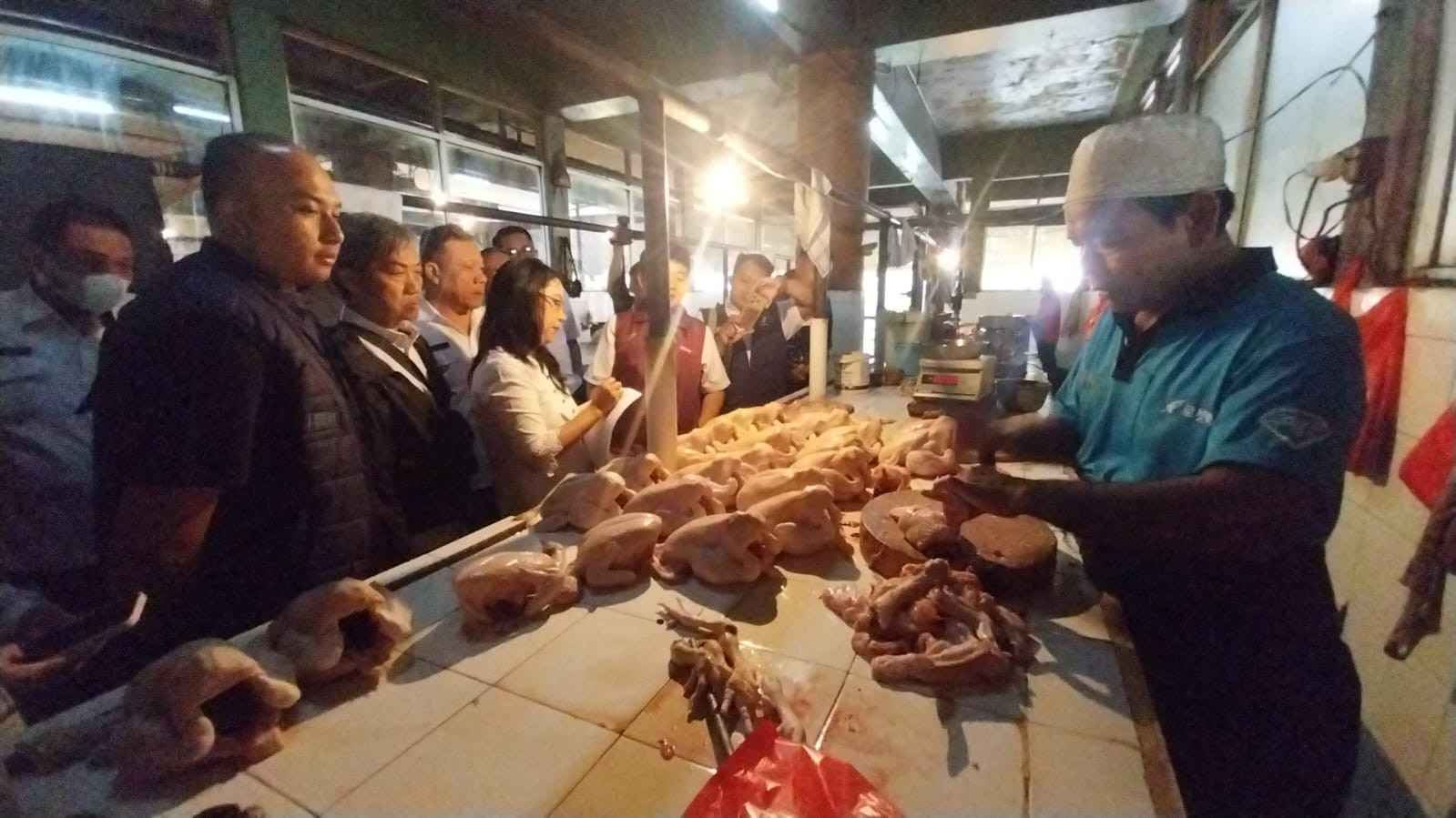 Satgas Saber Polda Metro Jaya Cek Harga dan Ketersediaan Bapokting di Pasar Jakarta Barat Jelang Idul Fitri