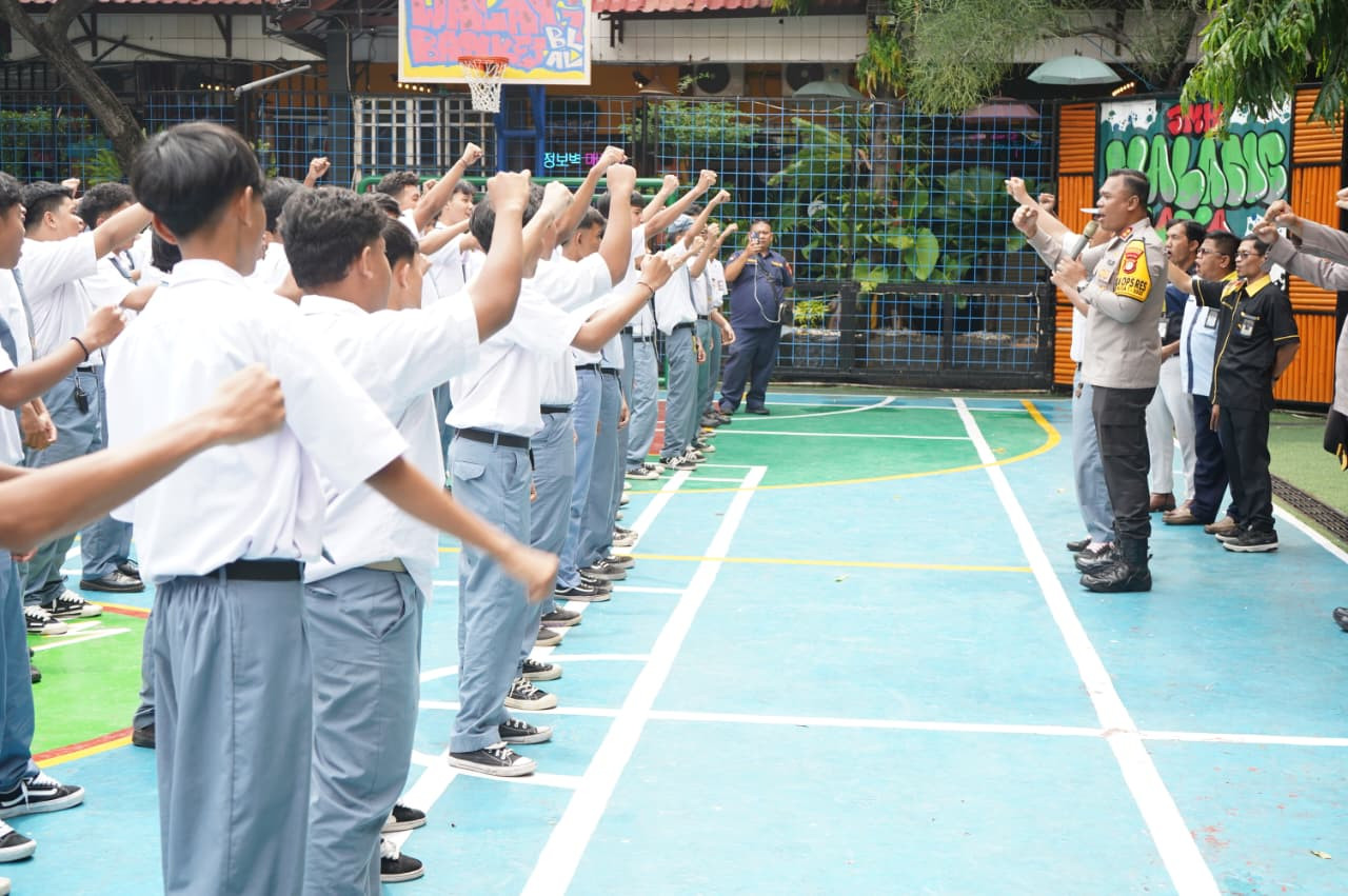 Wakapolres Metro Jakut Ajak Pelajar SMK Walang Jaya Jadi Generasi Tangguh, Jauhi Tawuran dan Narkoba