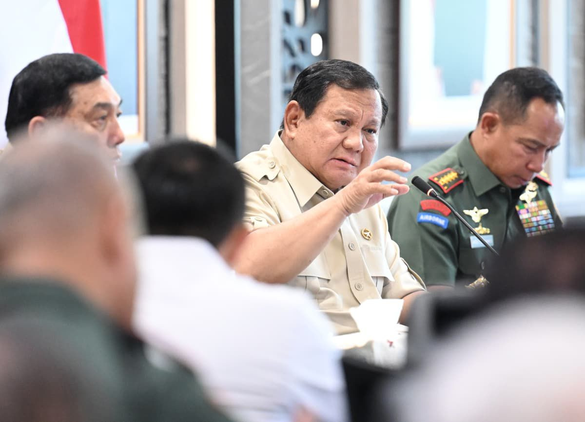 Presiden RI, Menhan RI dan Panglima TNI Rapat Evaluasi Percepatan Pembangunan KDKMP