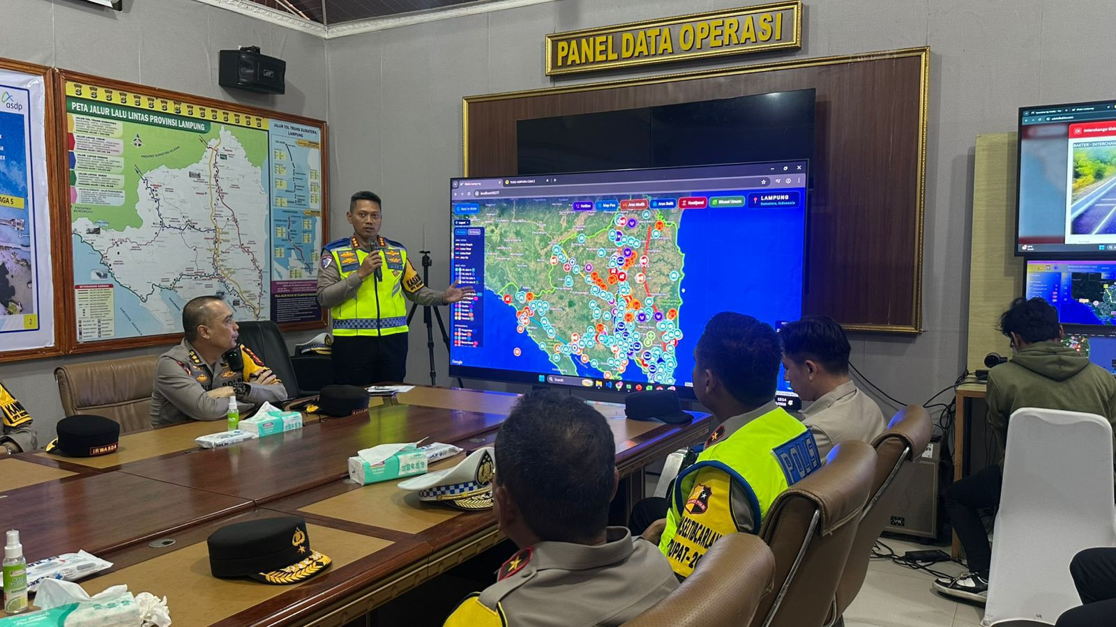 Wakapolri Pantau Kesiapan Arus Mudik di Pelabuhan Bakauheni dan Rest Area KM 20B