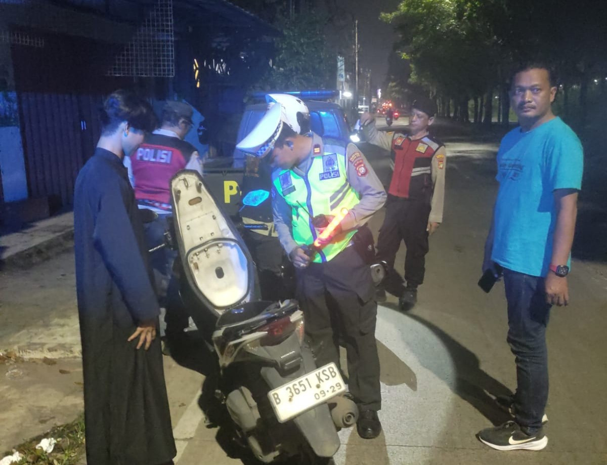 Polsek Bekasi Barat Intensifkan Razia dan Patroli Dini Hari, Antisipasi Kejahatan Jalanan dan Tawuran