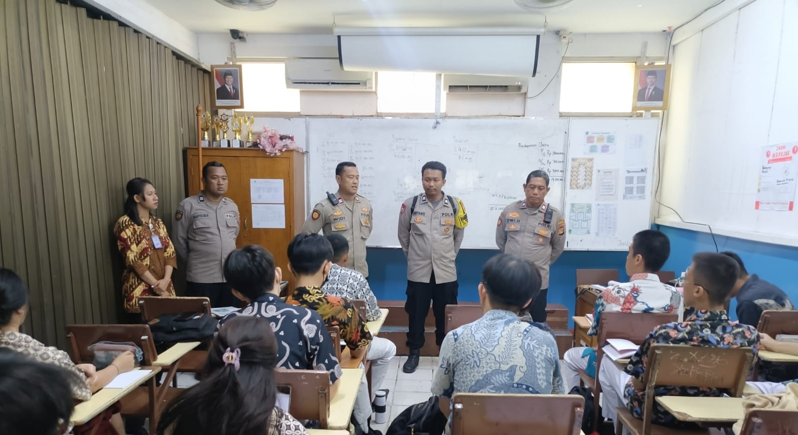 Polsek Pademangan Gelar Police Go To School, Sosialisasi Bahaya Narkoba ke Pelajar SMK Fajar Indah