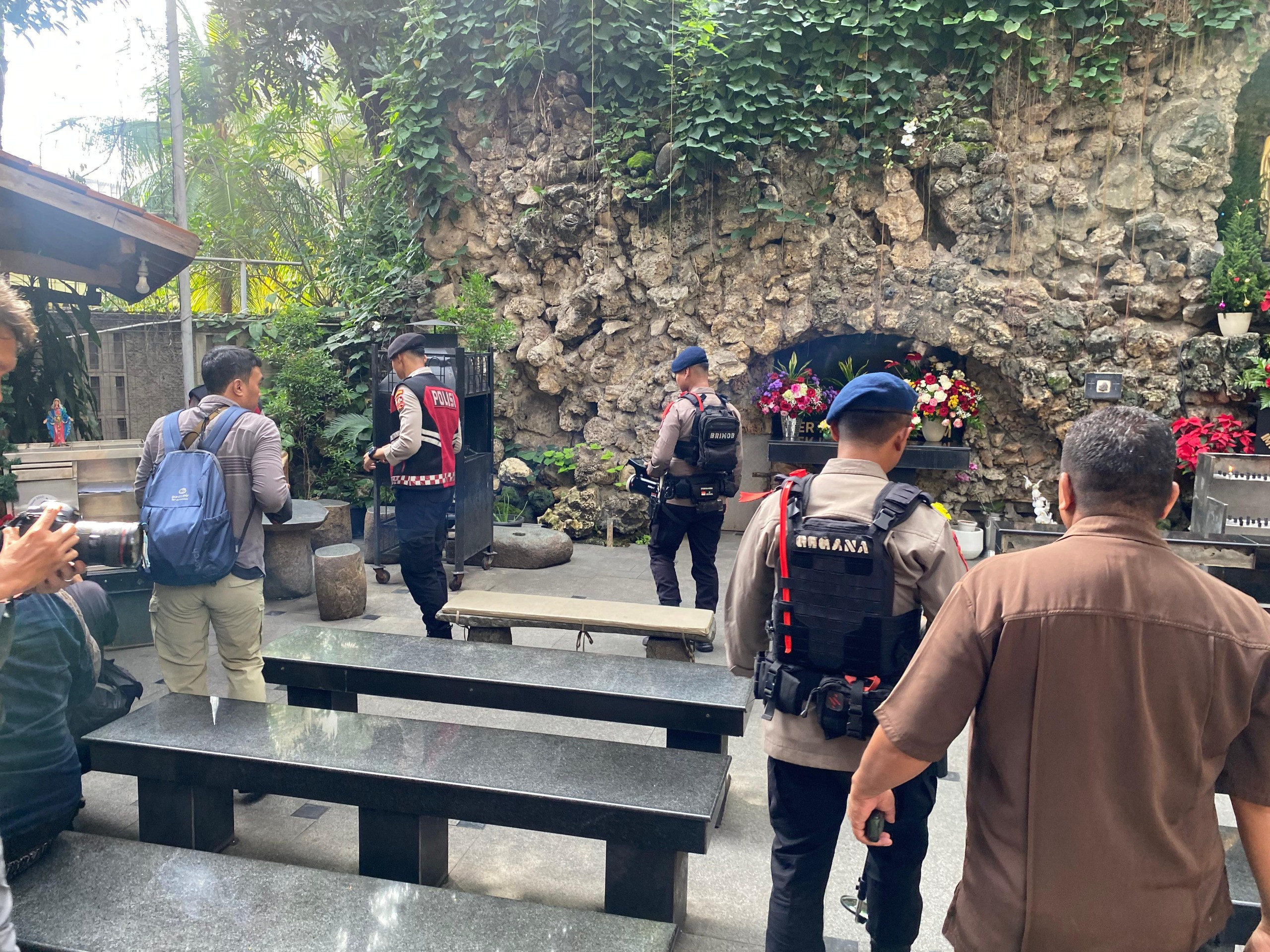 Sterilisasi Gereja Katedral, Jakarta Pusat, Brimob PMJ Pastikan Keamanan Ibadah Natal