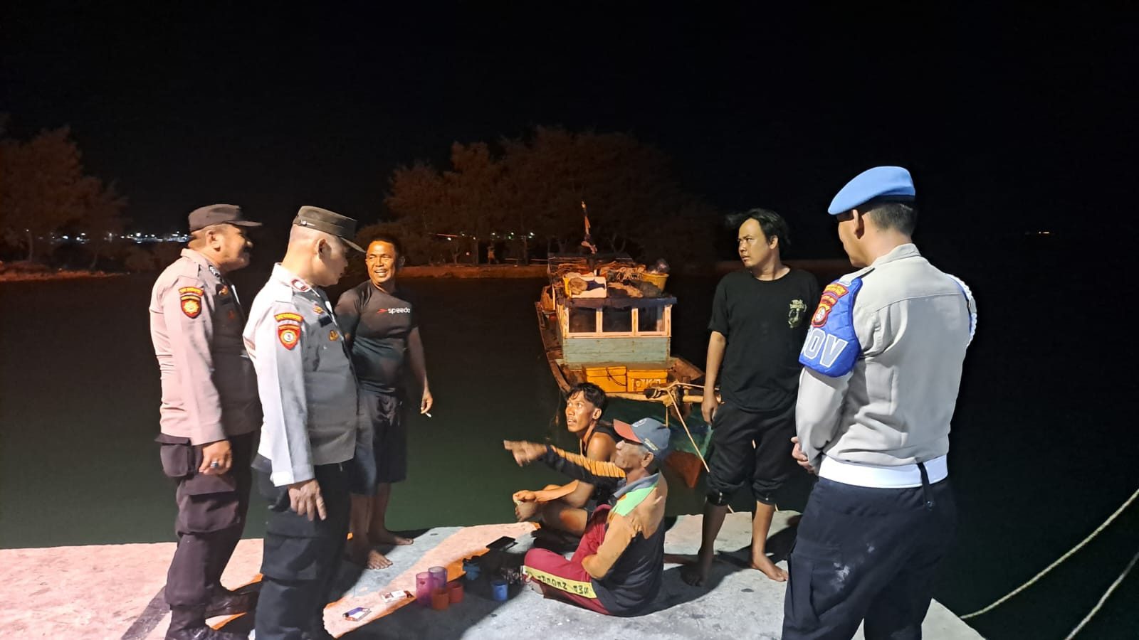 Jakarta On The Spot Dini Hari, Polsek Kepulauan Seribu Utara Sambangi Warga dan Perkuat Kewaspadaan Kamtibmas