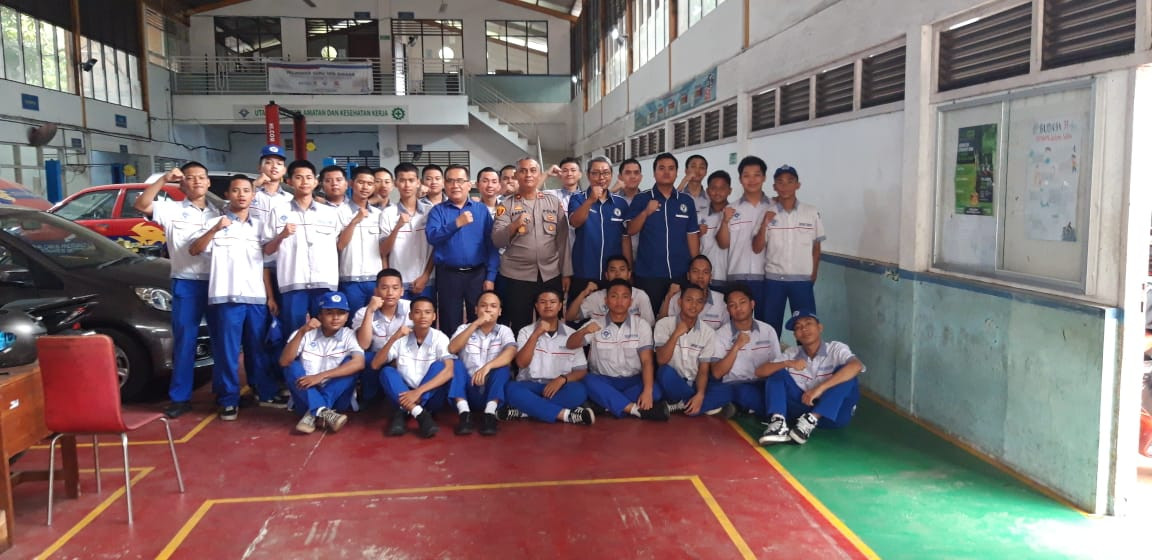 Kapolsek Koja Gelar Program Police Go to School di SMK Cikini
