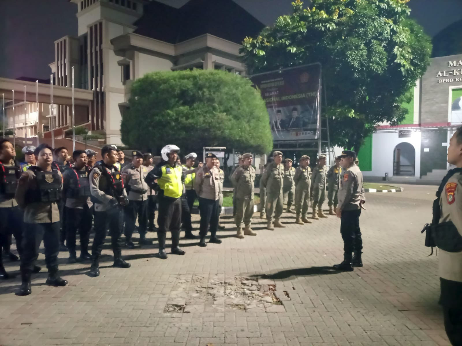 Polsek Rawalumbu Gelar Apel Patroli Skala Besar Antisipasi Balap Liar dan Gangguan Kamtibmas