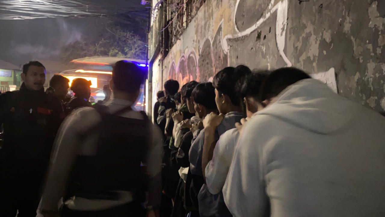 Brimob Polda Metro Jaya Gagalkan Tawuran, Delapan Pemuda Diamankan di Ciracas