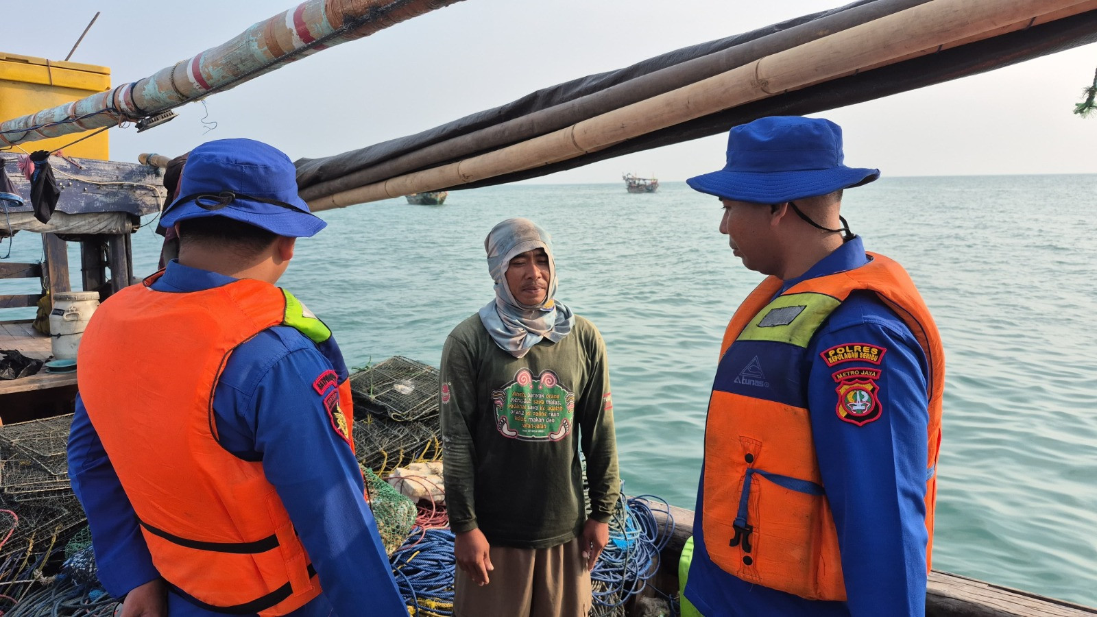 Layanan Polisi 110, Satpolairud Polres Kepulauan Seribu Patroli Laut Sambangi Nelayan dan Penjaga Pulau