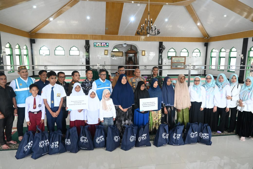 Danlanal Sabang Hadiri Penyerahan Listrik Gratis dan Santunan Dalam Rangka Hari Listrik Nasional Ke-80