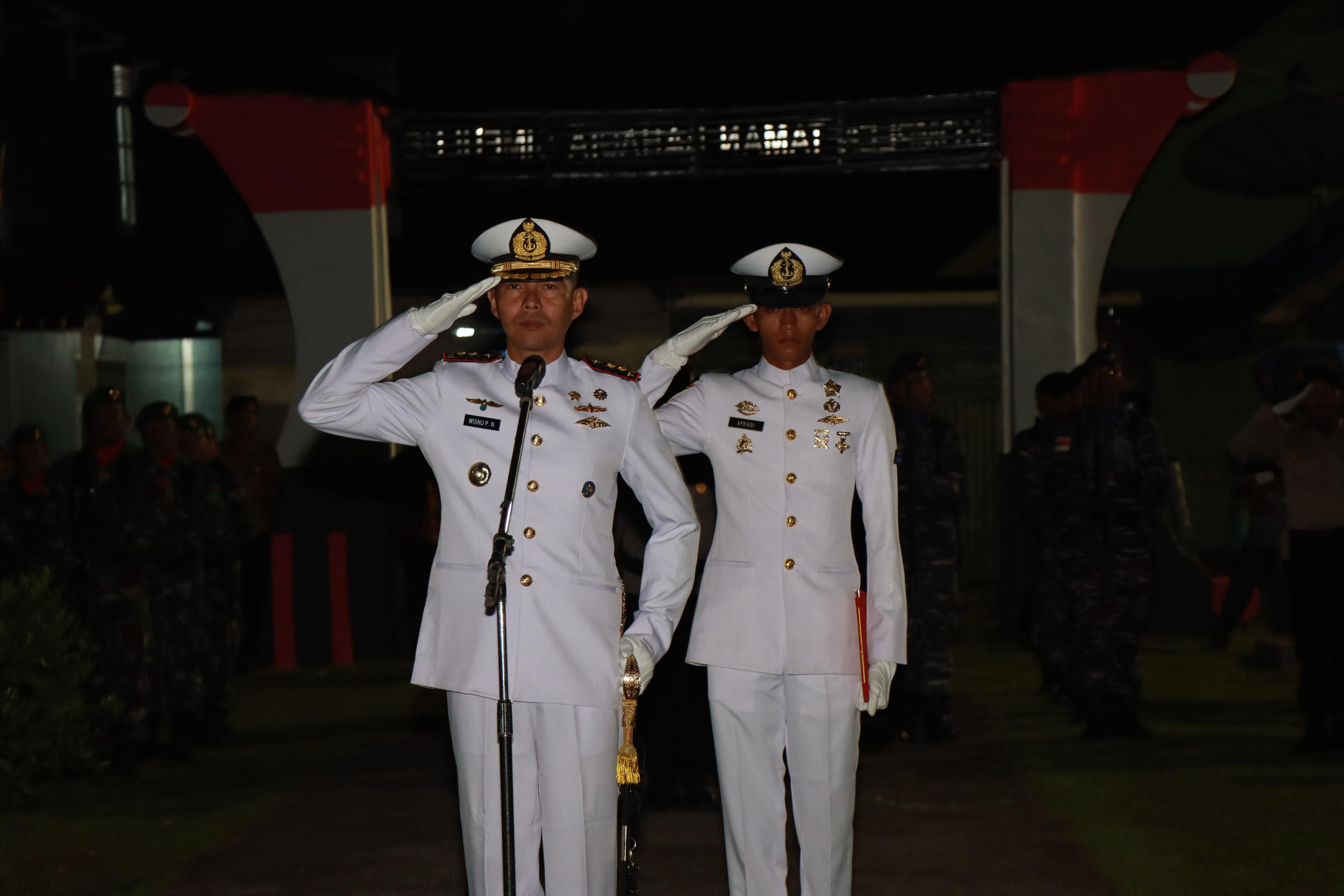 Danlanal Simeulue Bertindak Sebagai Inspektur Upacara Dalam Apel Kehormatan dan Renungan Suci Tahun 2025