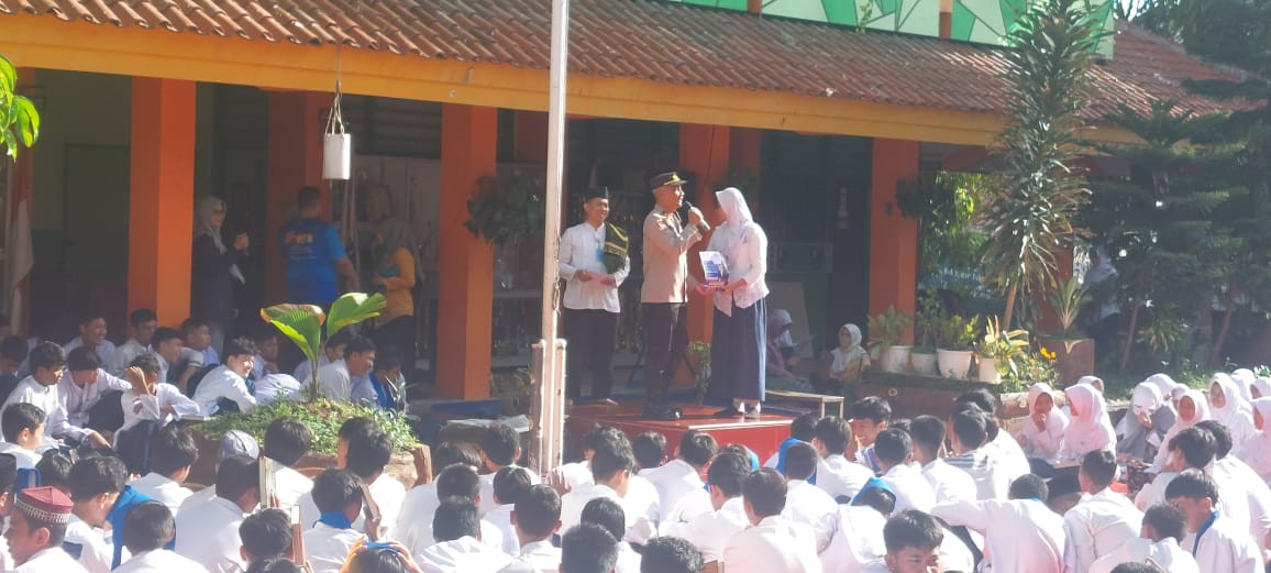 Polsek Koja Sosialisasikan Penerimaan Murid Baru SMA Kemala Taruna Bhayangkara di SMPN 173