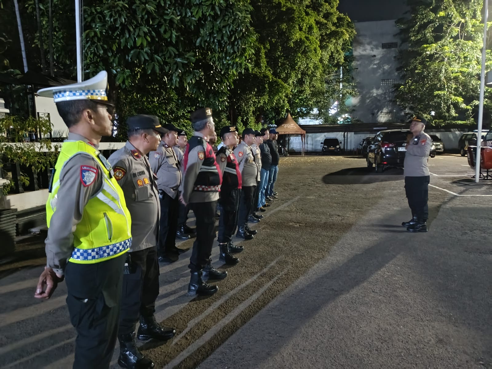 Kapolsek Bekasi Barat Pimpin Patroli, Perkuat Rasa Aman di Tengah Masyarakat