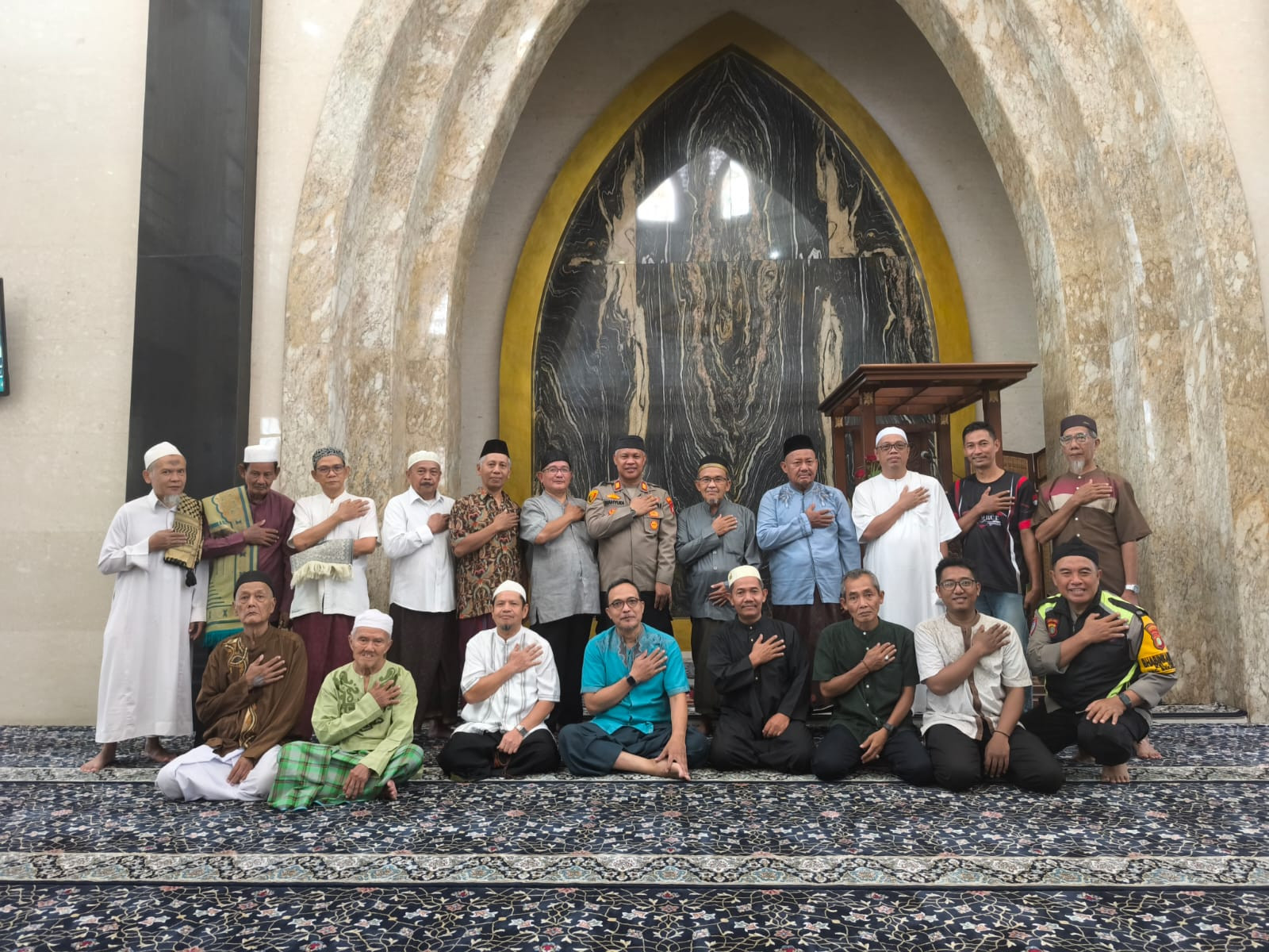 Silaturahmi Kamtibmas Kapolsek Bekasi Barat di Masjid At-Taqwa Duta Kranji3