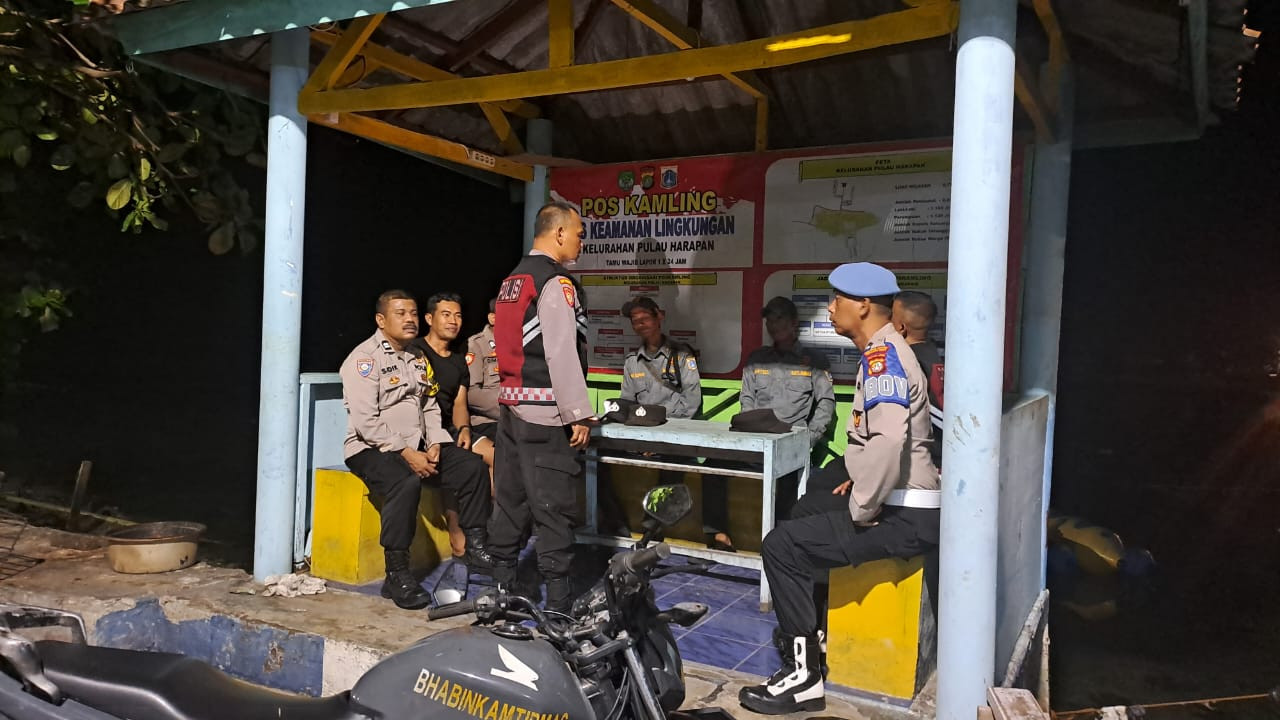 Polsek Kepulauan Seribu Utara Gelar Patroli Malam Gabungan, Perkuat Siskamling Cegah Guantibmas