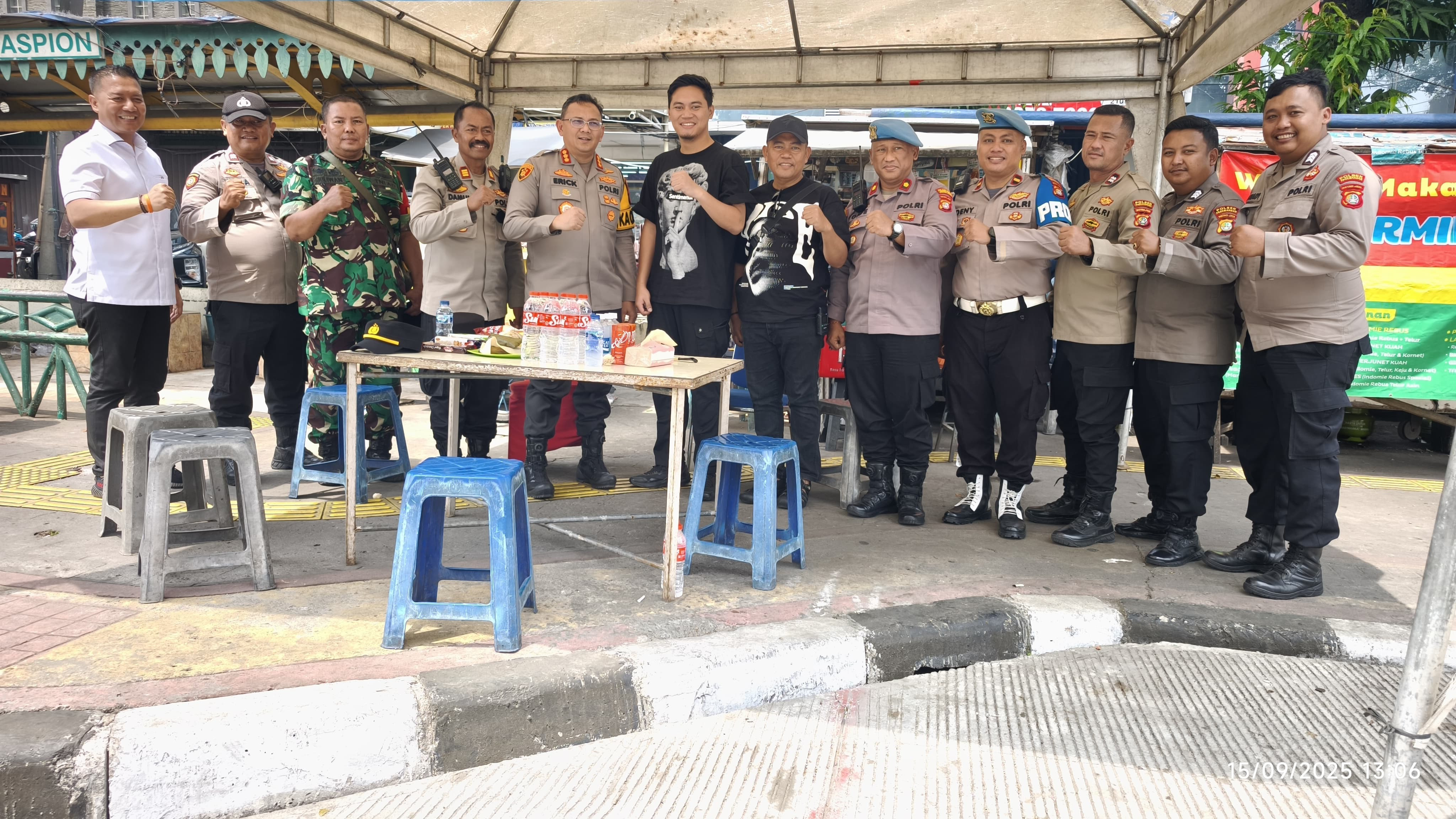 Kapolres Metro Jakarta Utara Tinjau Lokasi Penyekatan Massa di Perbatasan Pademangan – Jakarta Pusat