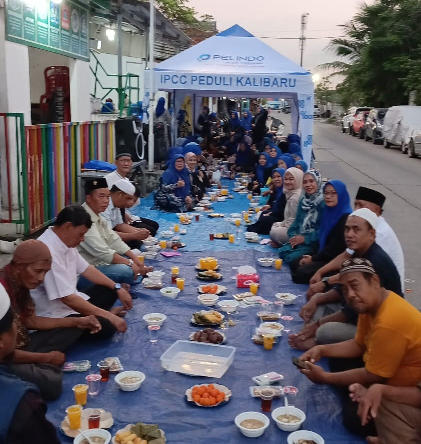 Semangat Kebersamaan Ramadhan, RW 08 Gelar Buka Puasa Bersama Warga