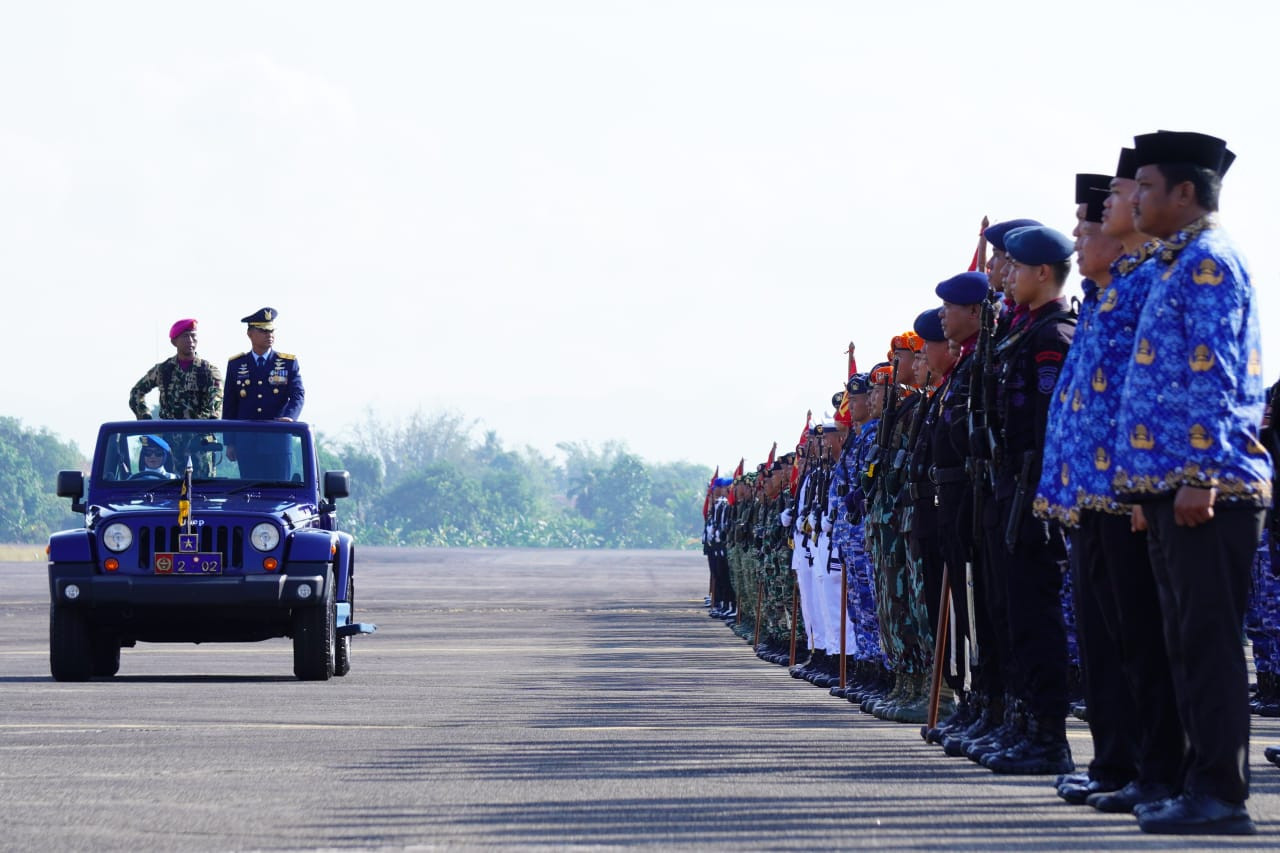 Upacara Peringatan HUT Ke-80 Tentara Nasional Indonesia di Makassar