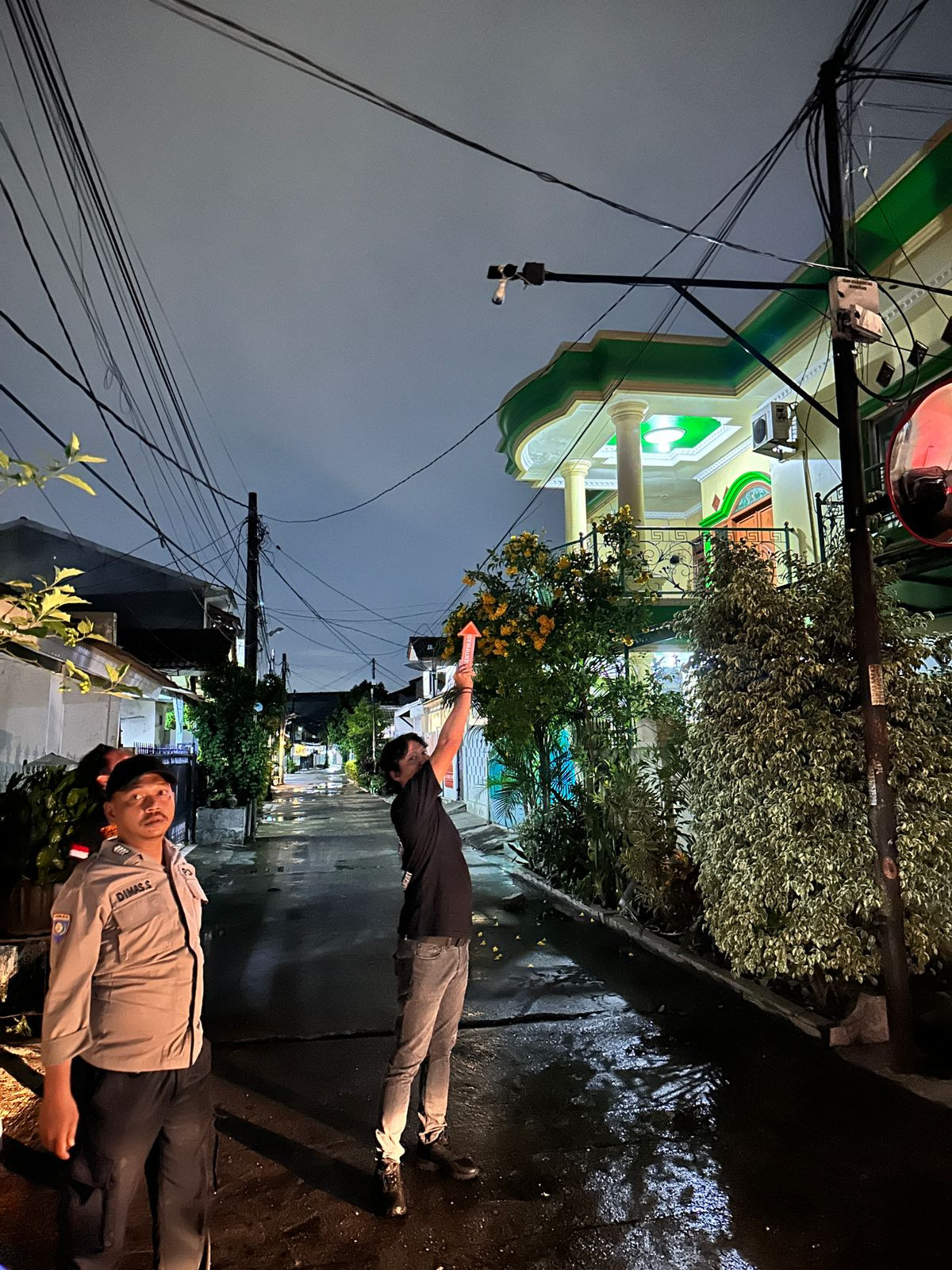 Pamapta Polres Metro Tangerang Kota dan SPKT Polsek Ciledug Gerak Cepat Tangani Kasus Pria Tewas Saat Banjir