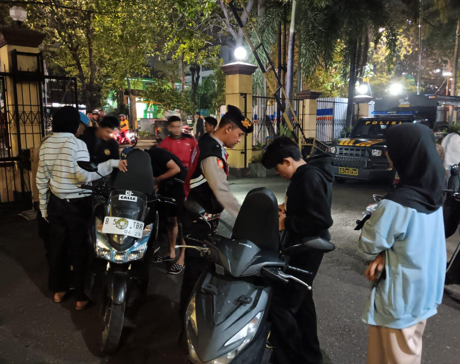Polsek Metro Penjaringan Gelar KRYD Tengah Malam, Delapan Motor Tanpa Kelengkapan Diamankan