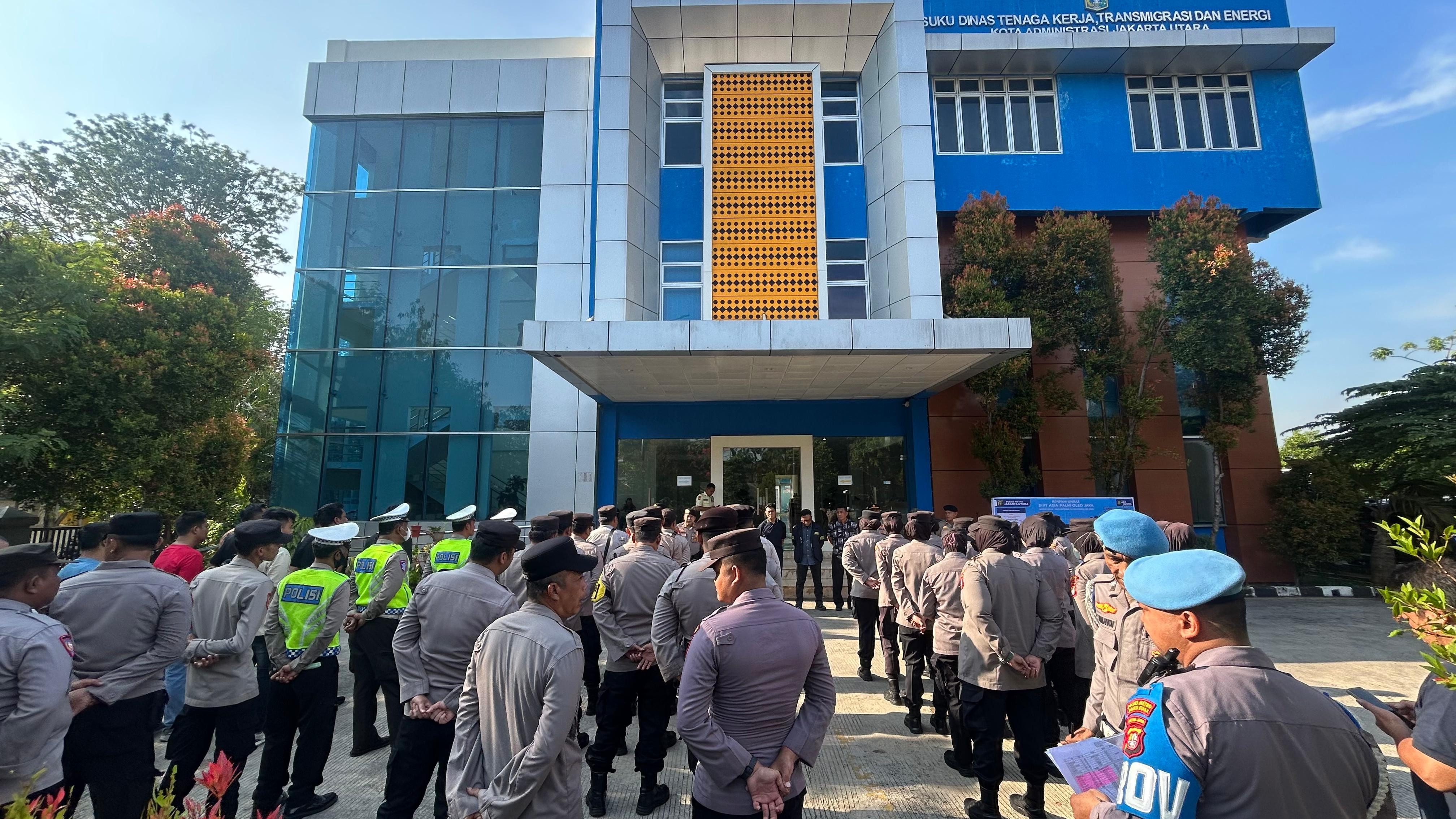 Polsek Koja Gelar Apel Pengamanan Aksi Buruh FSBPI di Jakarta Utara